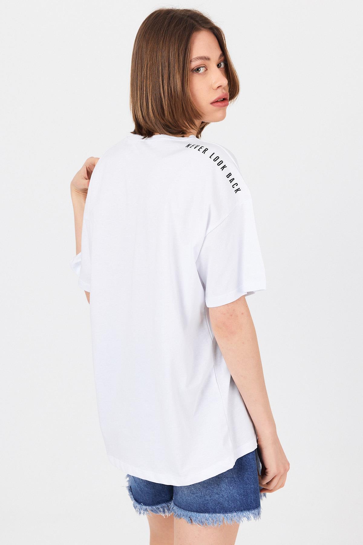 Beyaz Omuz Yazı Baskılı %100 Pamuk Oversize Tişört 2150-30M - 6