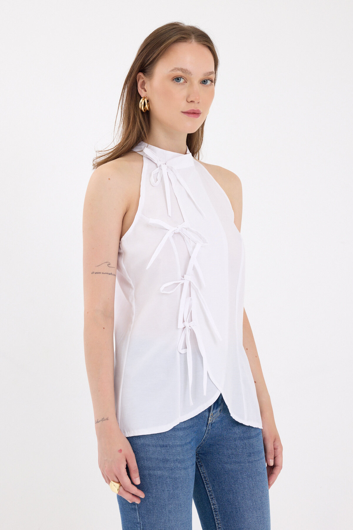 Beyaz Ön Bağlama Detaylı Halter Yaka Bluz 8094A - RAYS