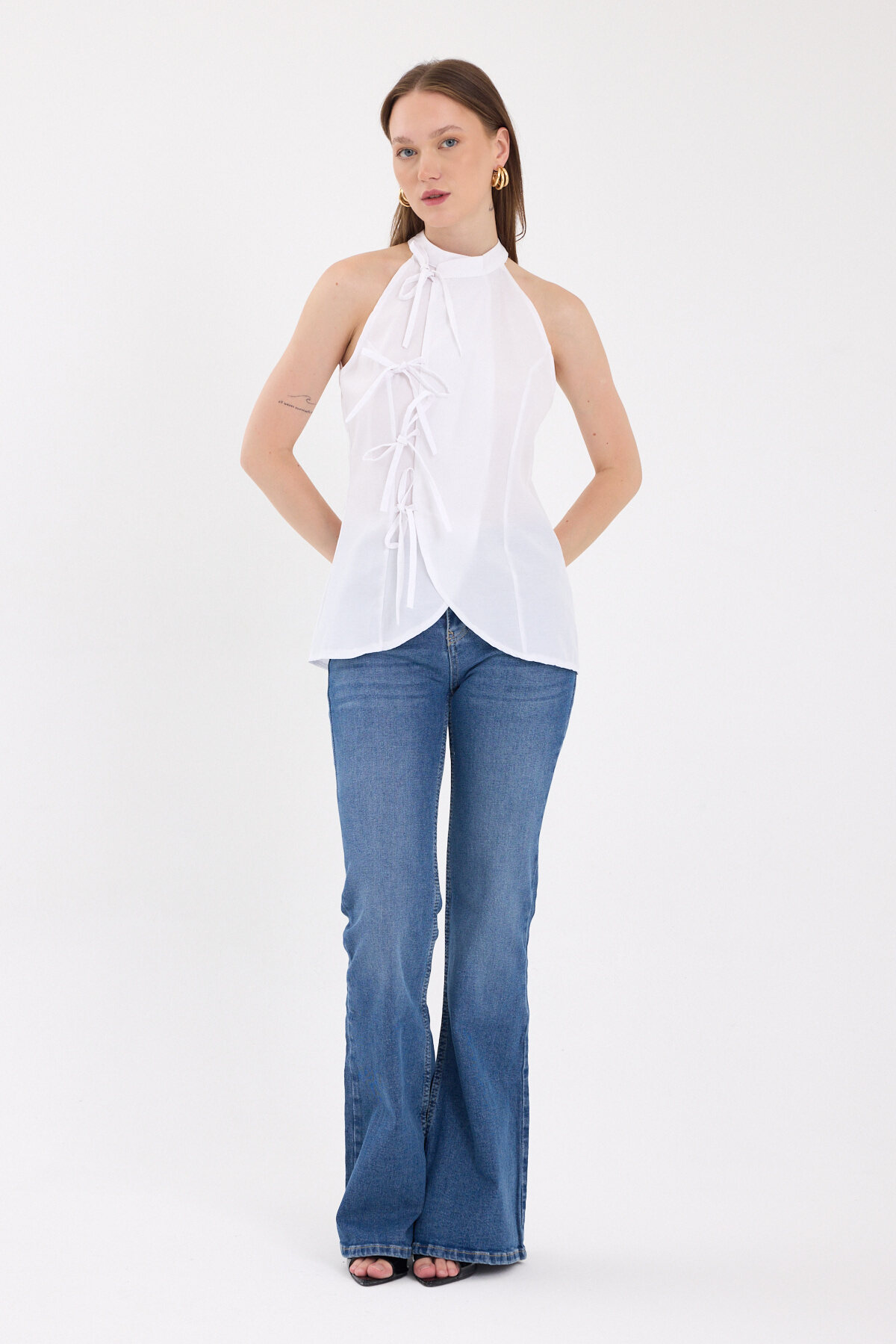 Beyaz Ön Bağlama Detaylı Halter Yaka Bluz 8094A - 3