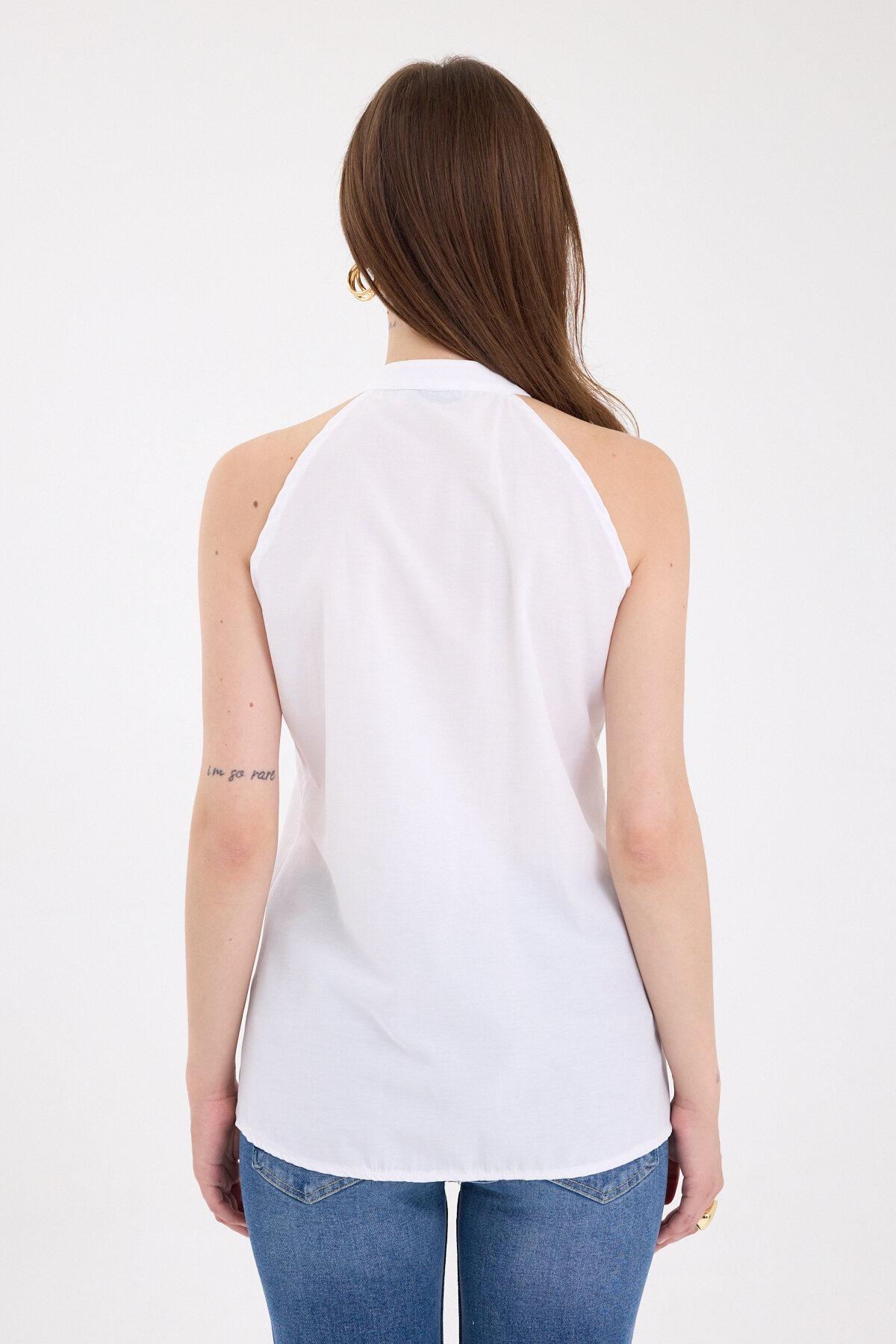 Beyaz Ön Bağlama Detaylı Halter Yaka Bluz 8094A - 5