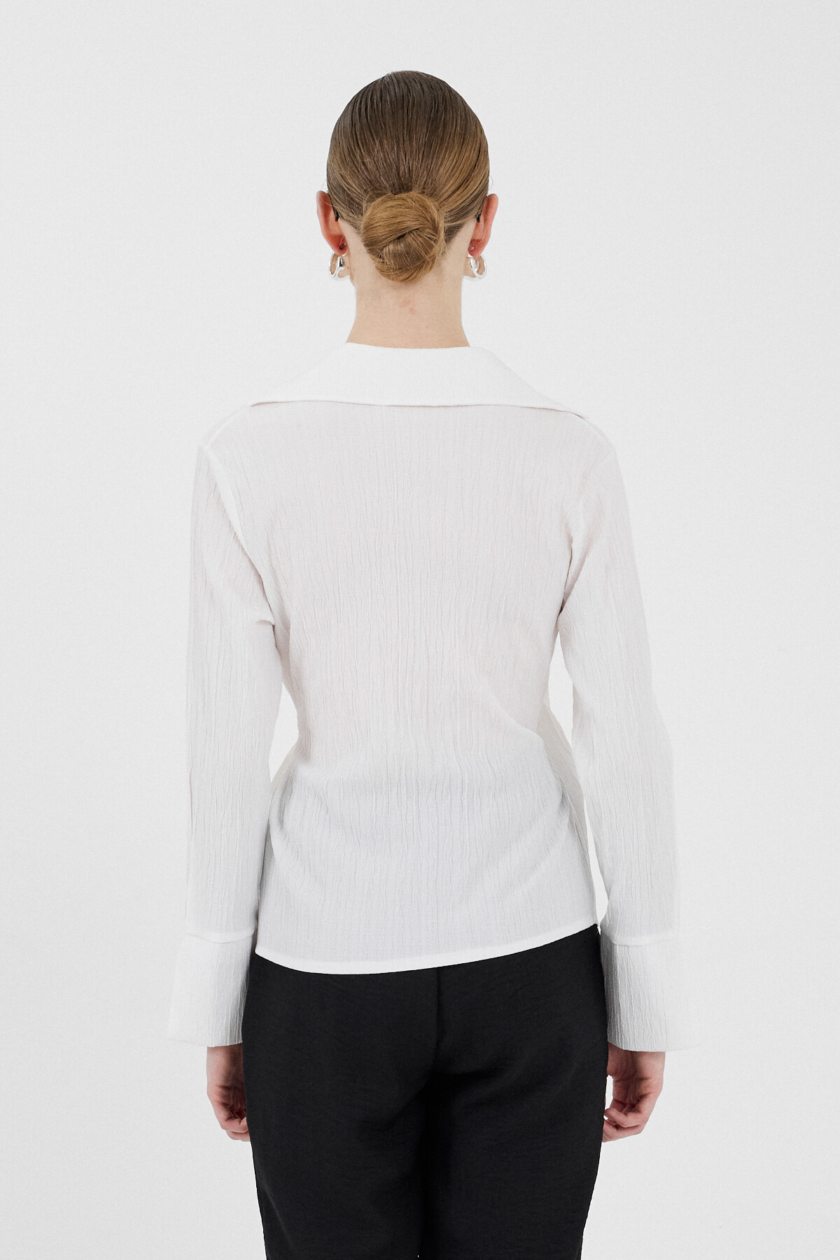 Beyaz Ön Bağlama Detaylı Uzun Kol Bluz 8019A - 5