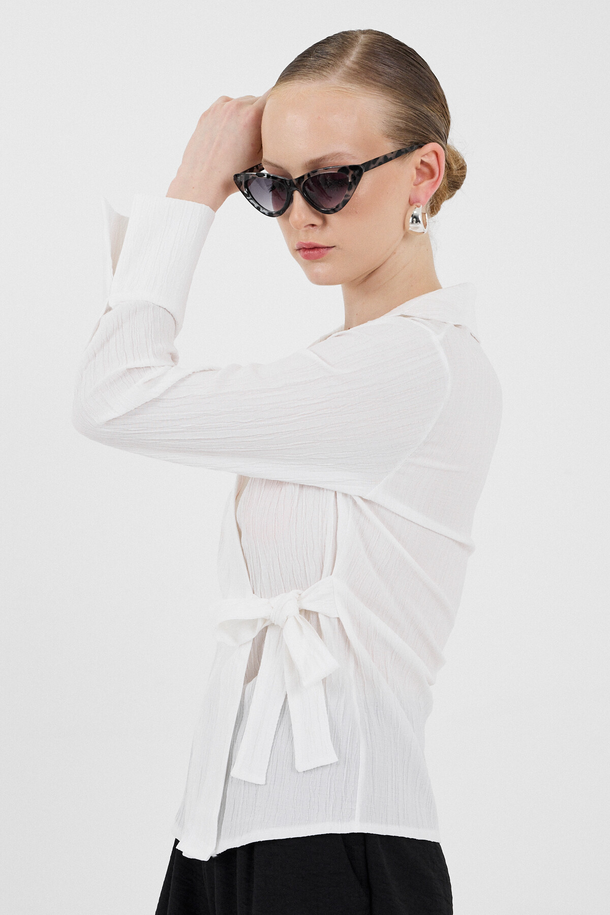 Beyaz Ön Bağlama Detaylı Uzun Kol Bluz 8019A - RAYS