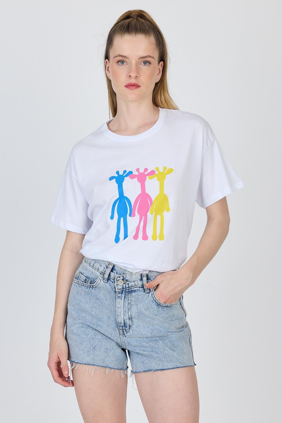 Beyaz Oversize Zürafa Baskılı Tişört 2150-12M - 1