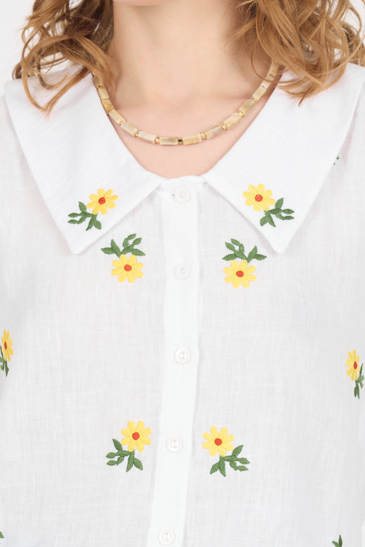 Beyaz Papatya İşlemeli Bebe Yaka %100 Pamuk Müslin Gömlek Bluz 0391 - 4