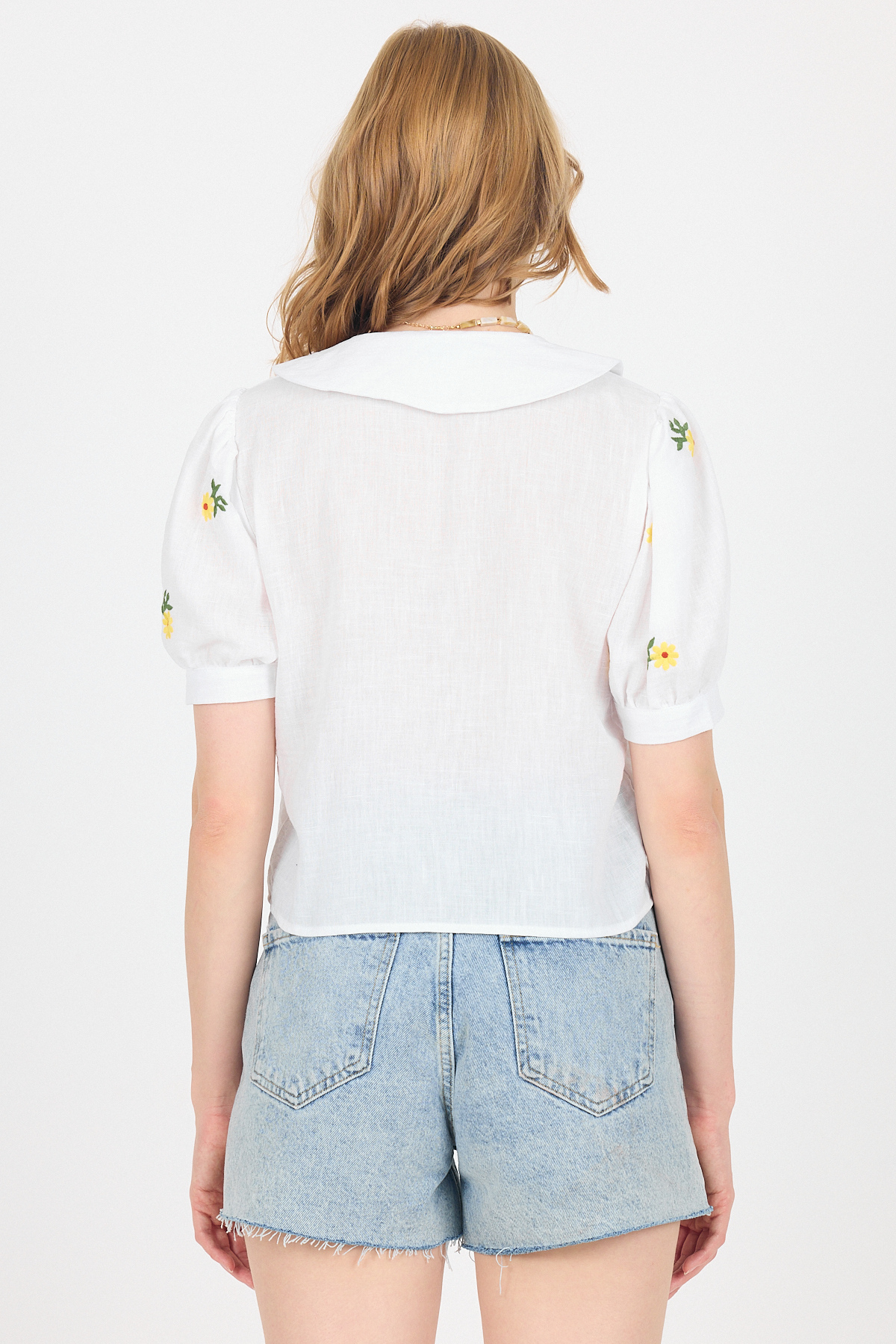 Beyaz Papatya İşlemeli Bebe Yaka %100 Pamuk Müslin Gömlek Bluz 0391 - 5