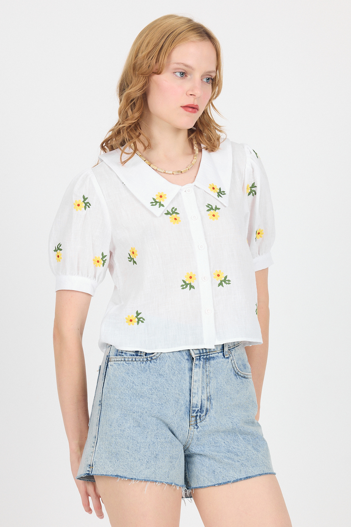 Beyaz Papatya İşlemeli Bebe Yaka %100 Pamuk Müslin Gömlek Bluz 0391 - 6