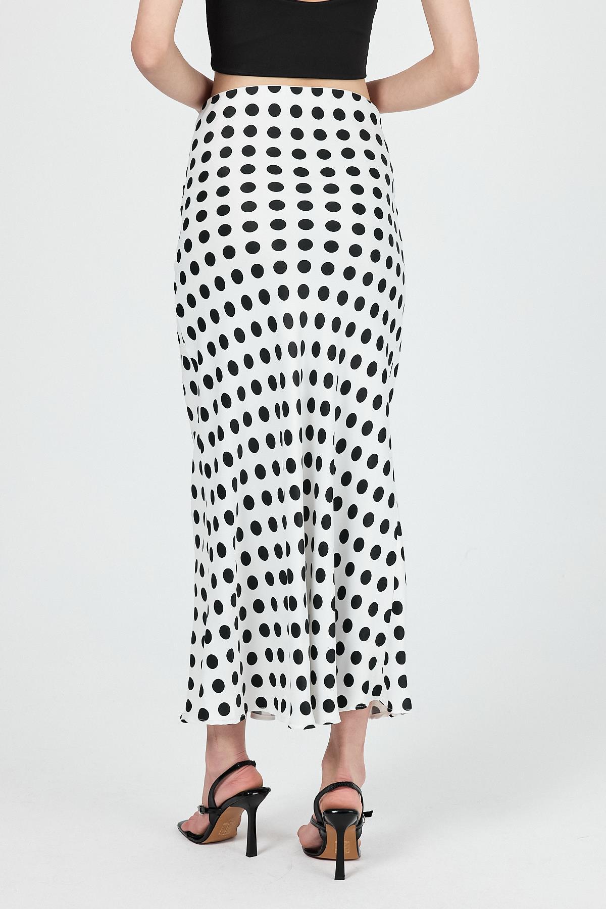 Beyaz Puantiye Desen Saten Midi Etek 9416 - 5