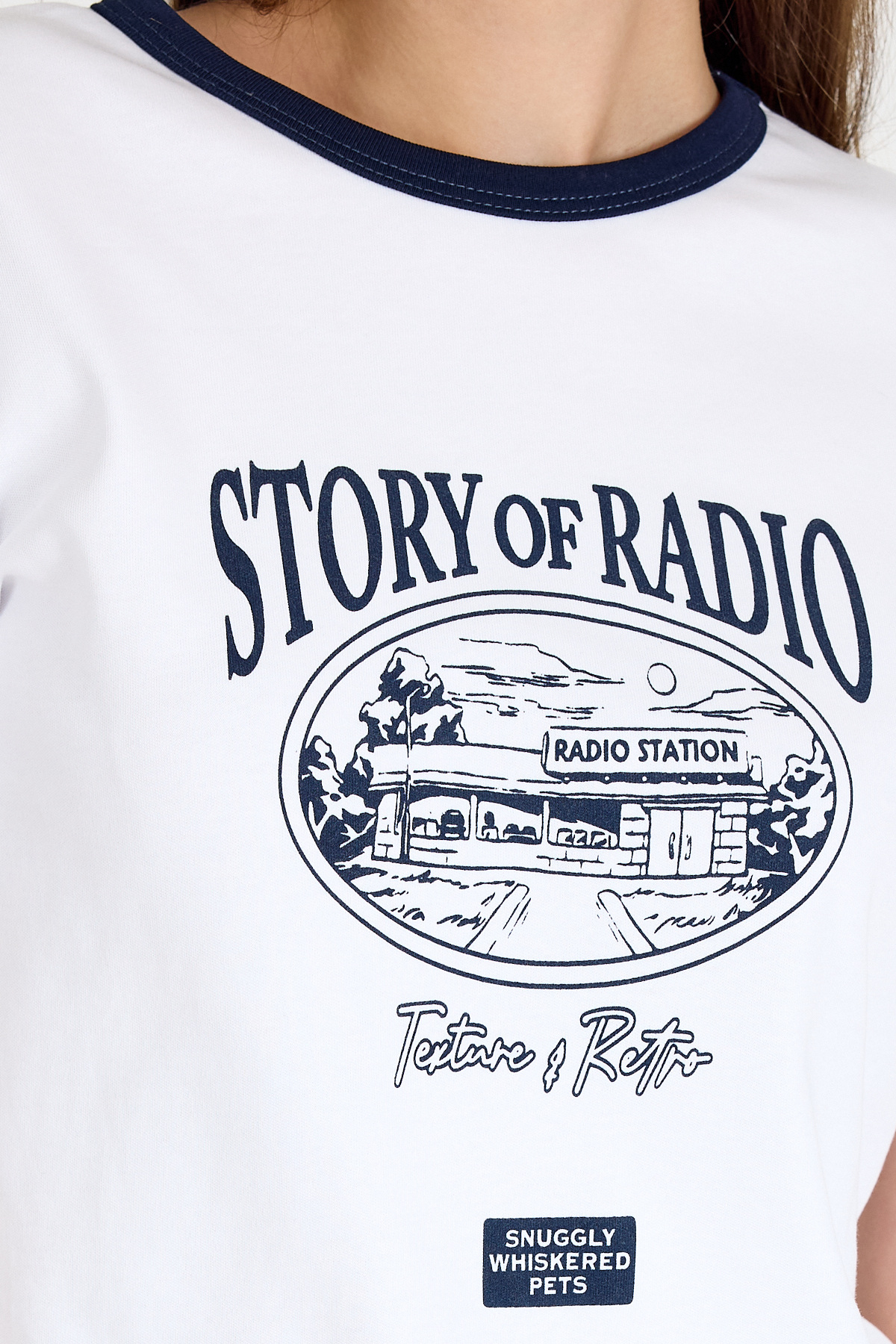 Beyaz Ribana Yaka ve Kol Detaylı Yazı Baskılı Tişört 5875 - RAYS