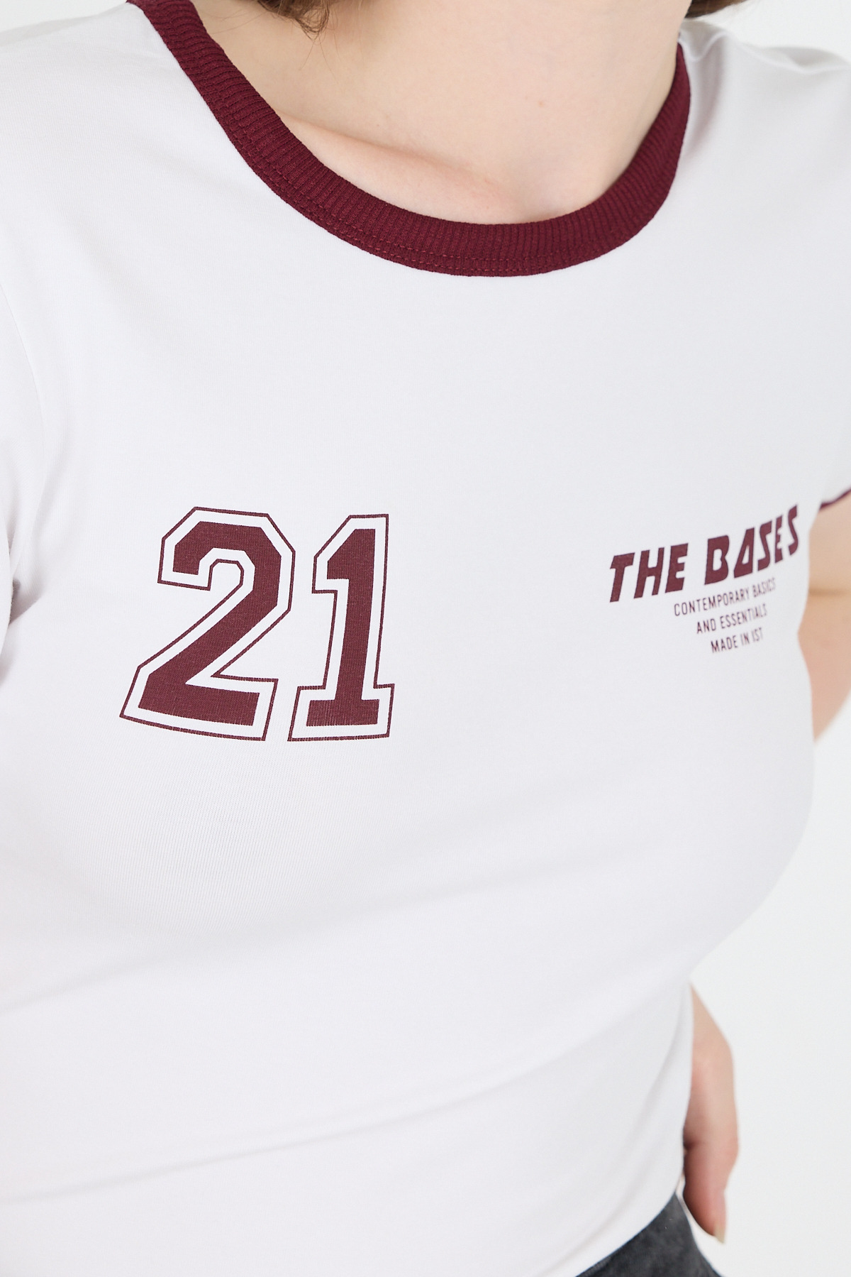 Beyaz Ribanalı Yazı Baskılı Slim Fit Tişört 5981 - 4