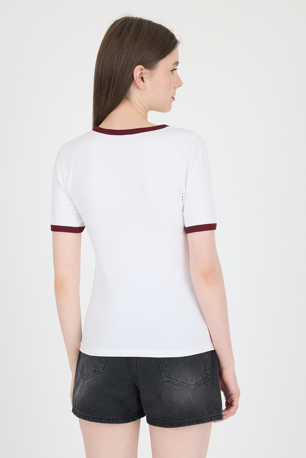 Beyaz Ribanalı Yazı Baskılı Slim Fit Tişört 5981 - 5