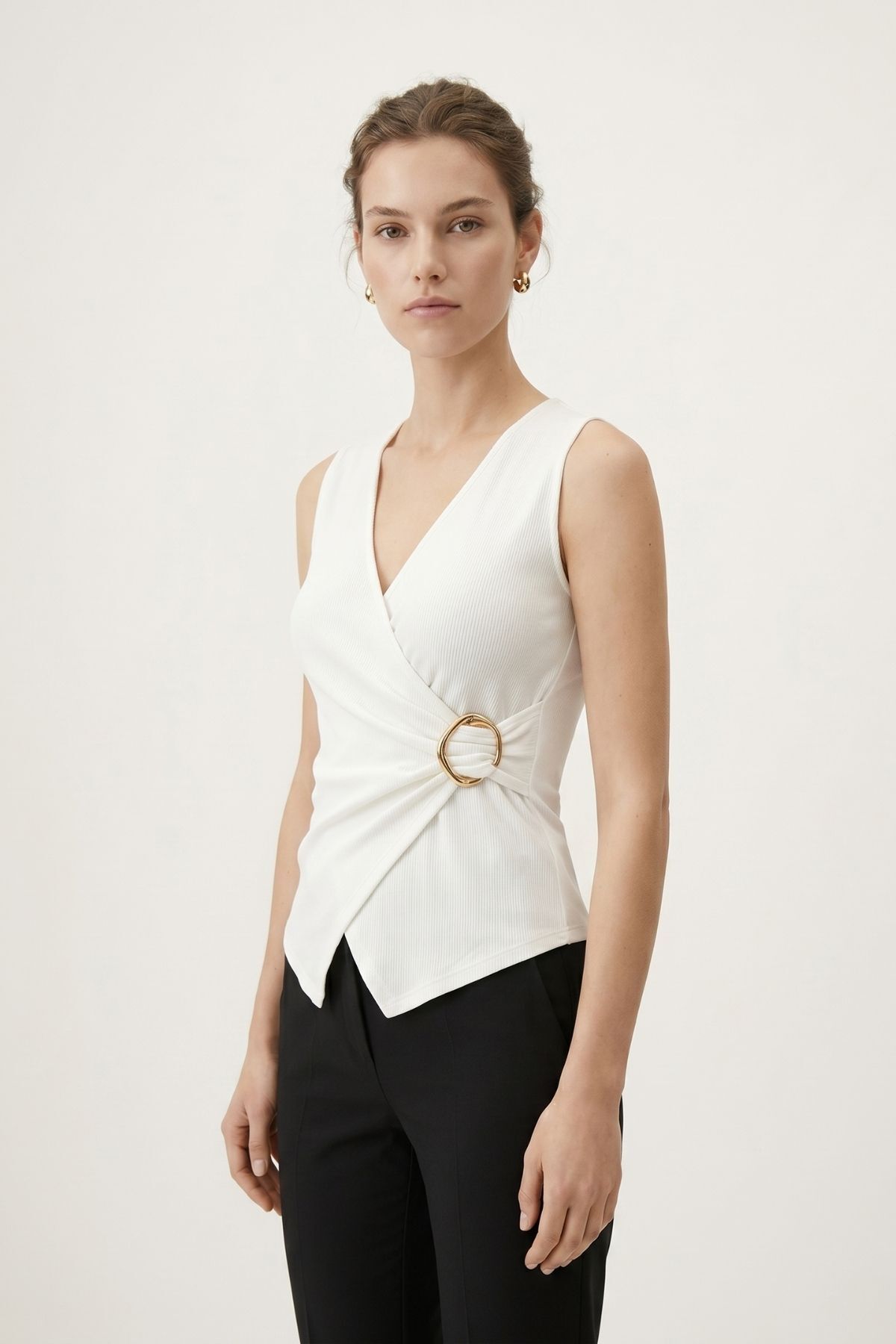 Beyaz Sıfır Ko Aksesuarlı Bluz 2303 - RAYS