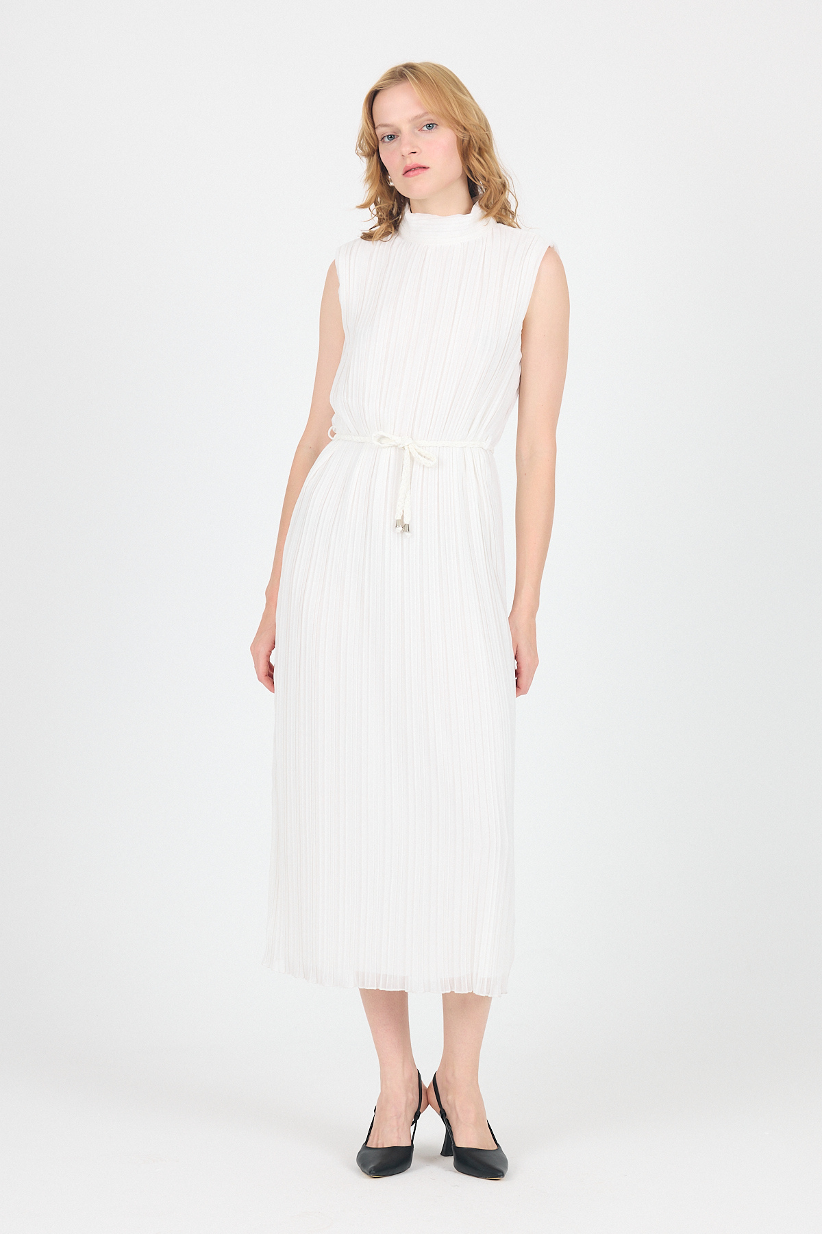 Beyaz Şifon Kolsuz Pileli Bel Bağlamalı Midi Elbise 118 - RAYS