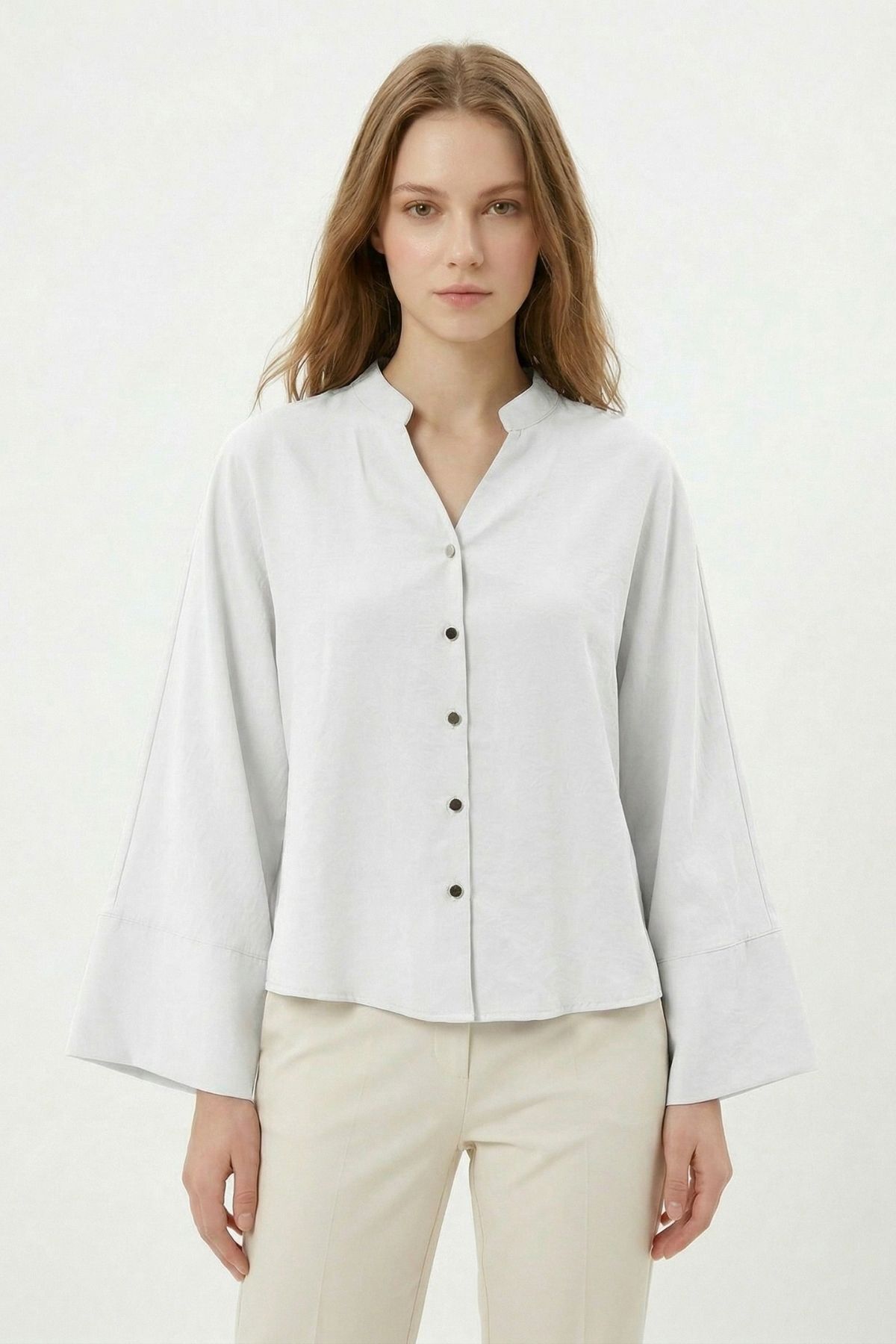 Beyaz V Kesim Düğmeli Bluz 8022 - RAYS (1)