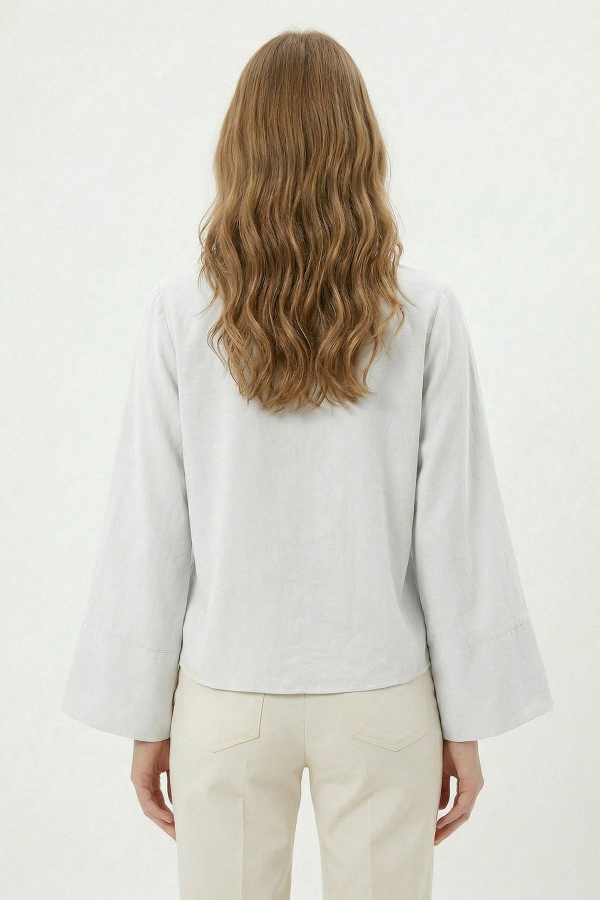 Beyaz V Kesim Düğmeli Bluz 8022 - 3