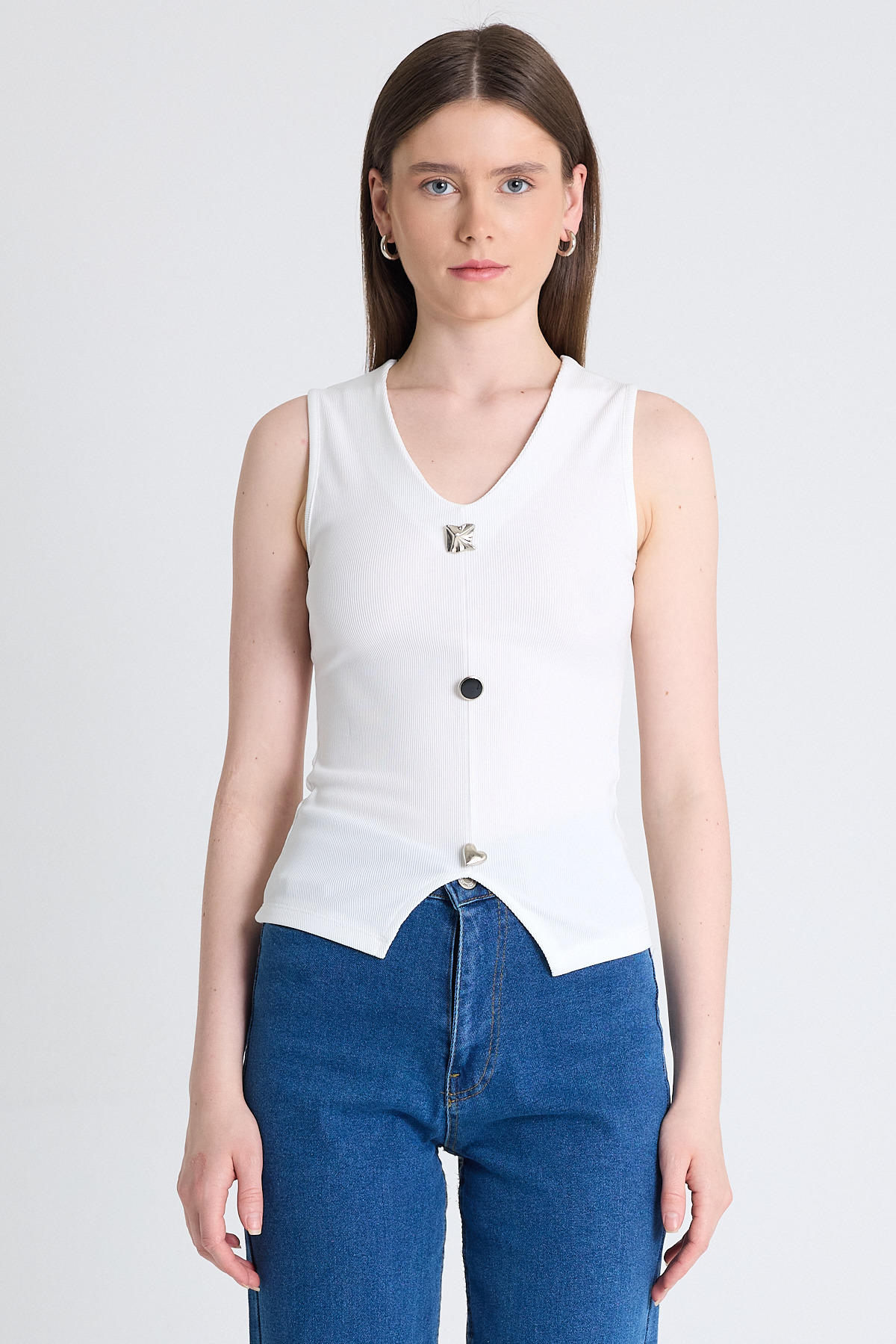 Beyaz V Yaka Düğme Detaylı Kolsuz Bluz 9204M - 1