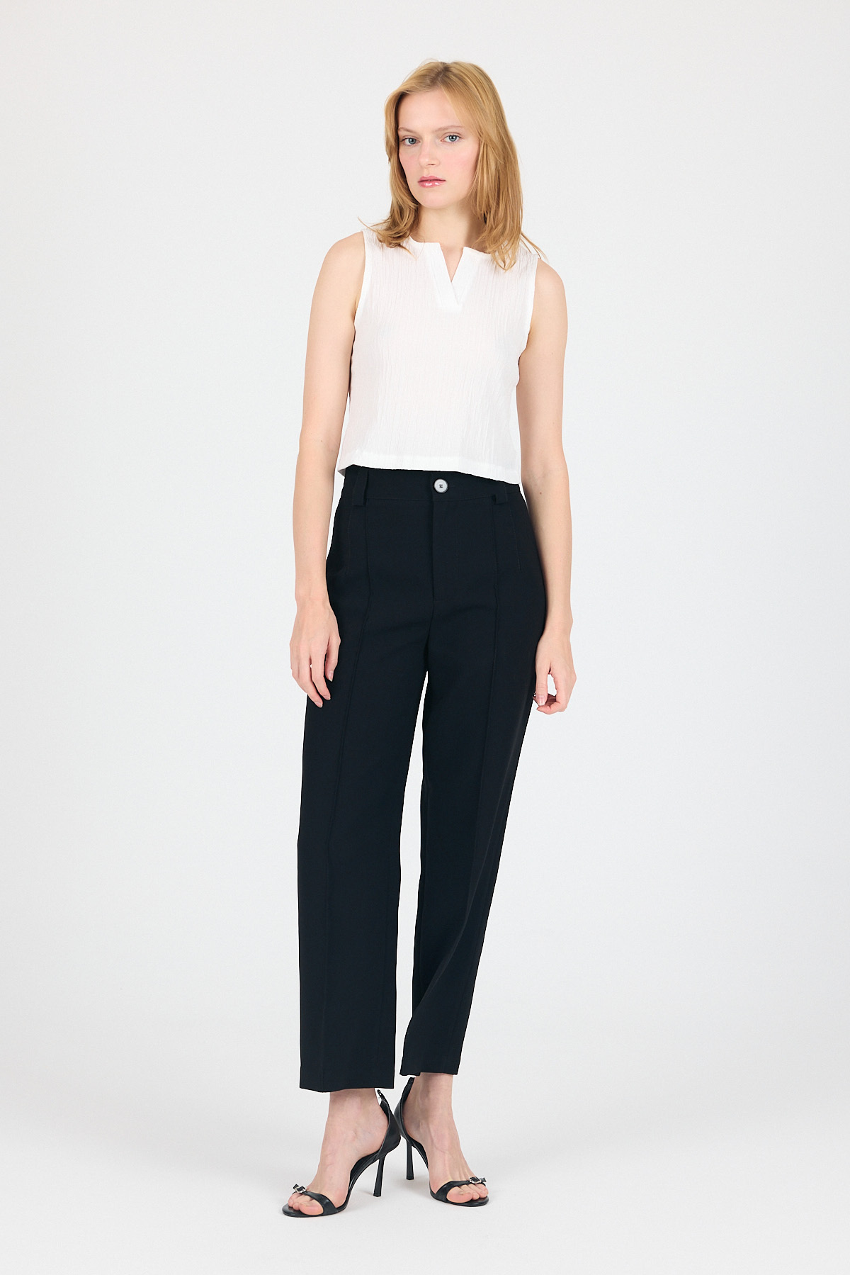 Beyaz V Yaka Kolsuz Crop Bluz 8027 - 3