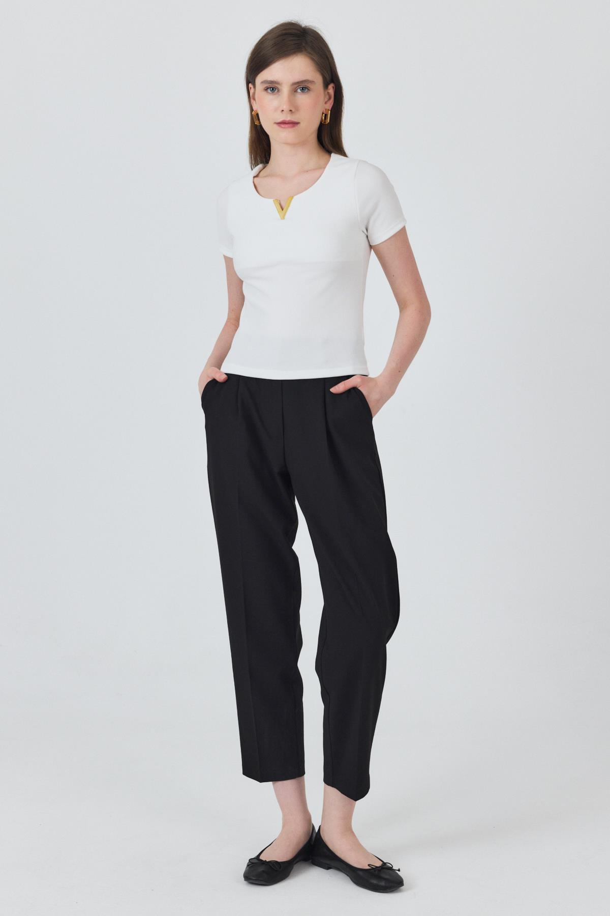 Beyaz Yaka Aksesuar Detaylı Örme Tişört 2224 - RAYS