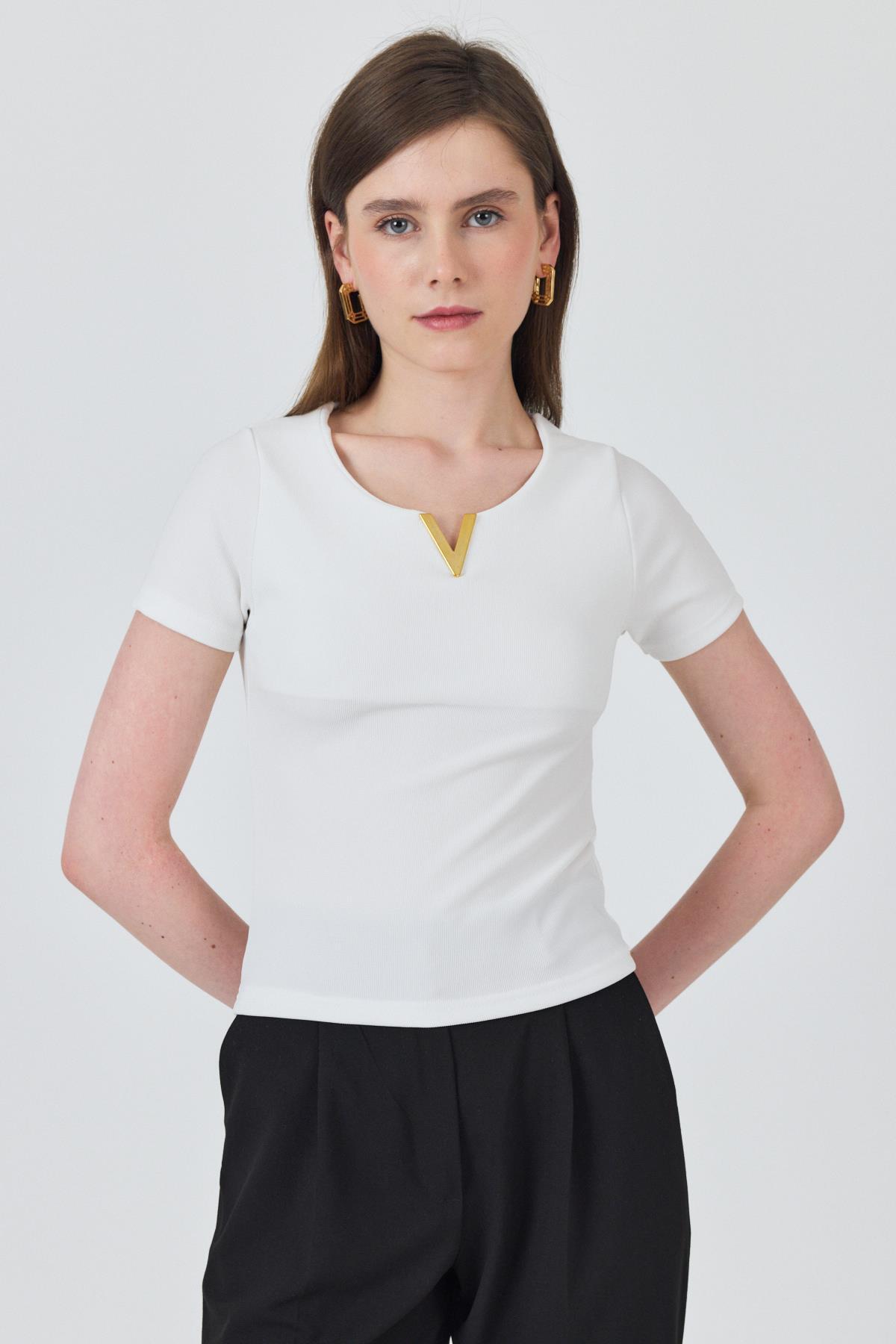 Beyaz Yaka Aksesuar Detaylı Örme Tişört 2224 - 4