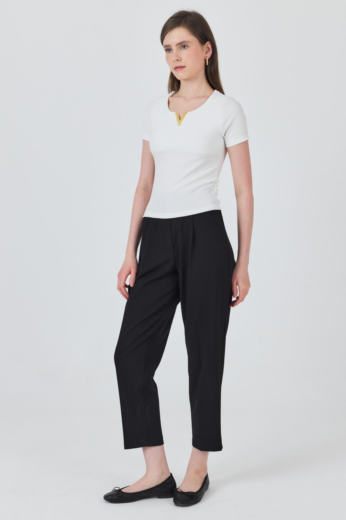 Beyaz Yaka Aksesuar Detaylı Örme Tişört 2224 - 6