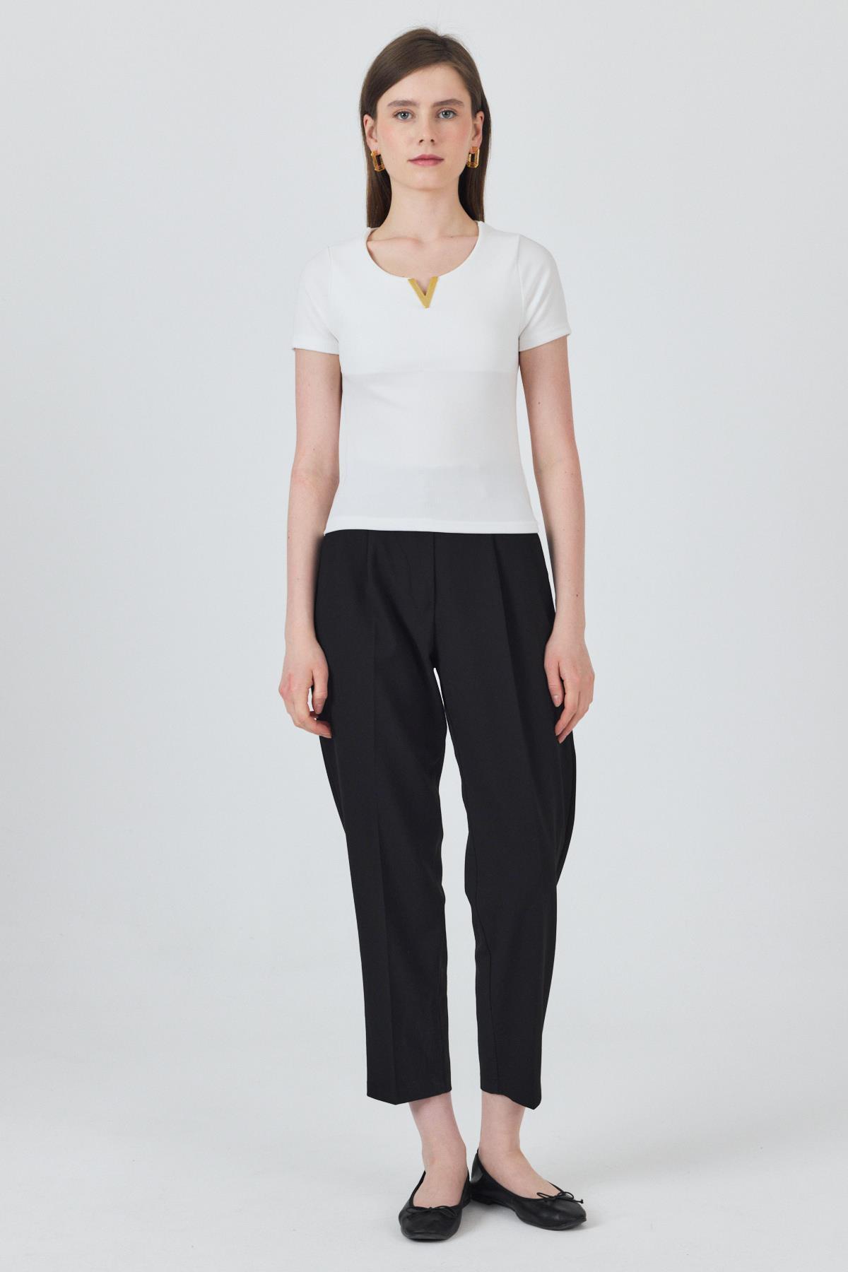 Beyaz Yaka Aksesuar Detaylı Örme Tişört 2224 - 7