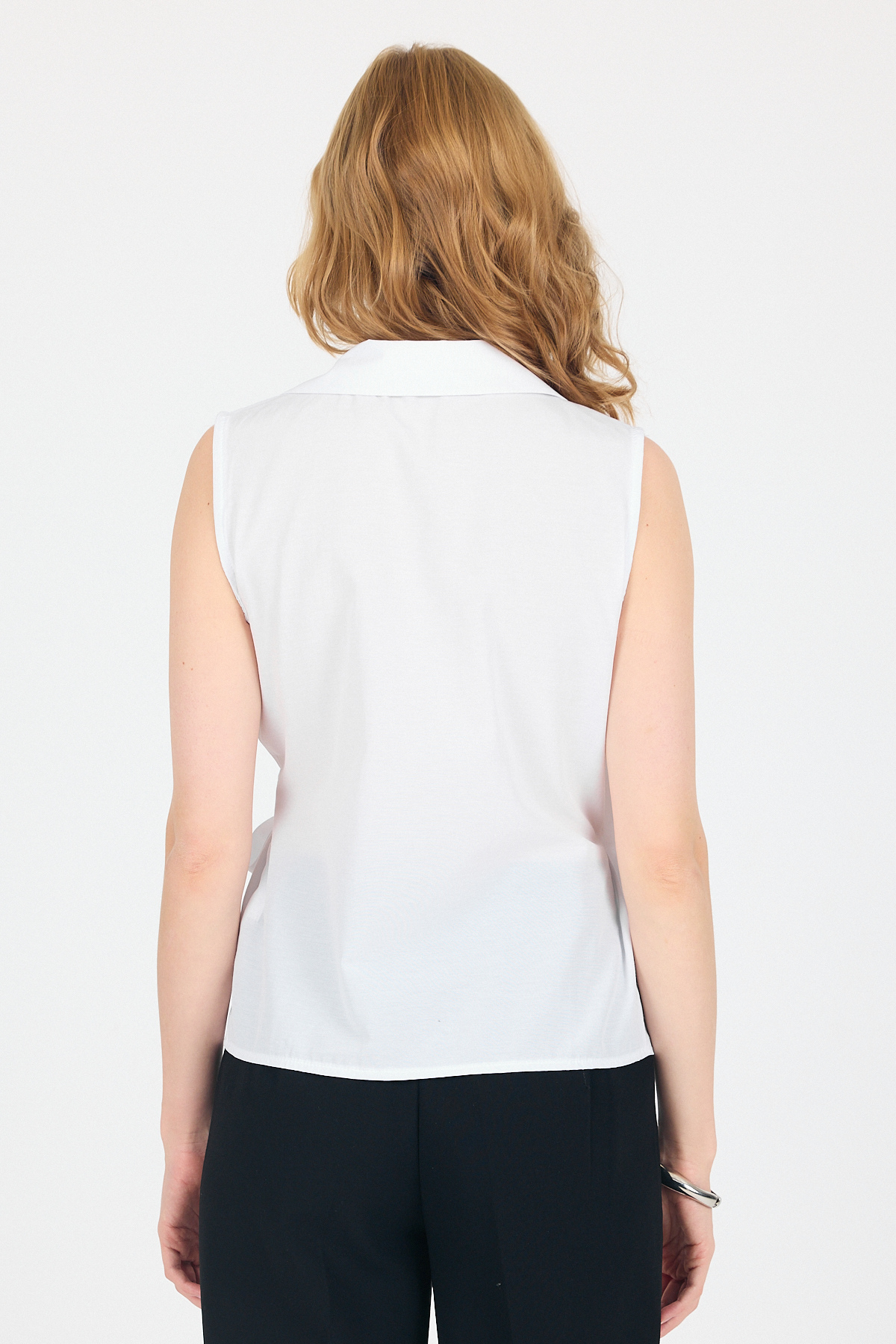 Beyaz Yan Bağlama Detaylı Kolsuz Kruvaze Bluz 8047 - 5