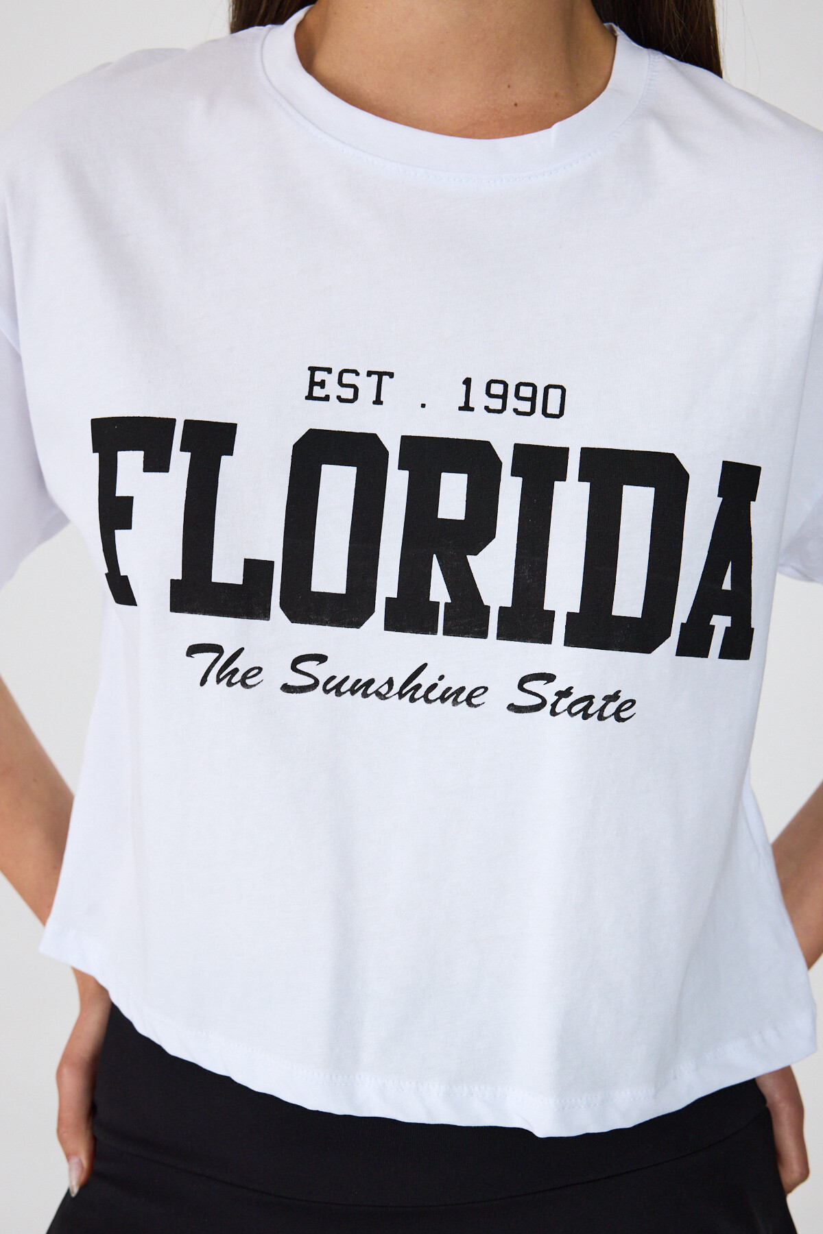 Beyaz Yazı Baskılı %100 Pamuk Crop Tişört 9188M - 4