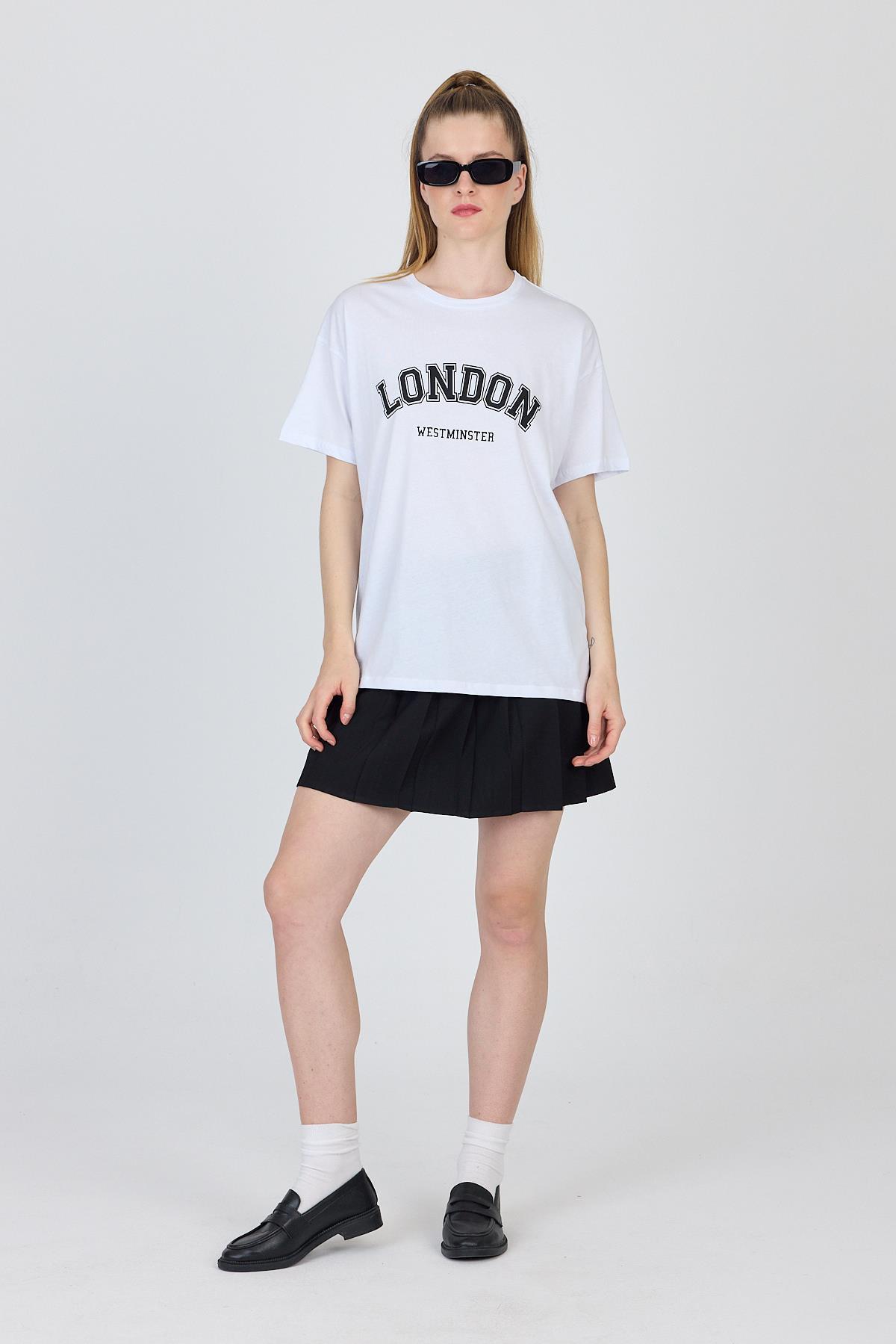 Beyaz Yazı Baskılı %100 Pamuk Oversize Tişört 2150-9M - RAYS