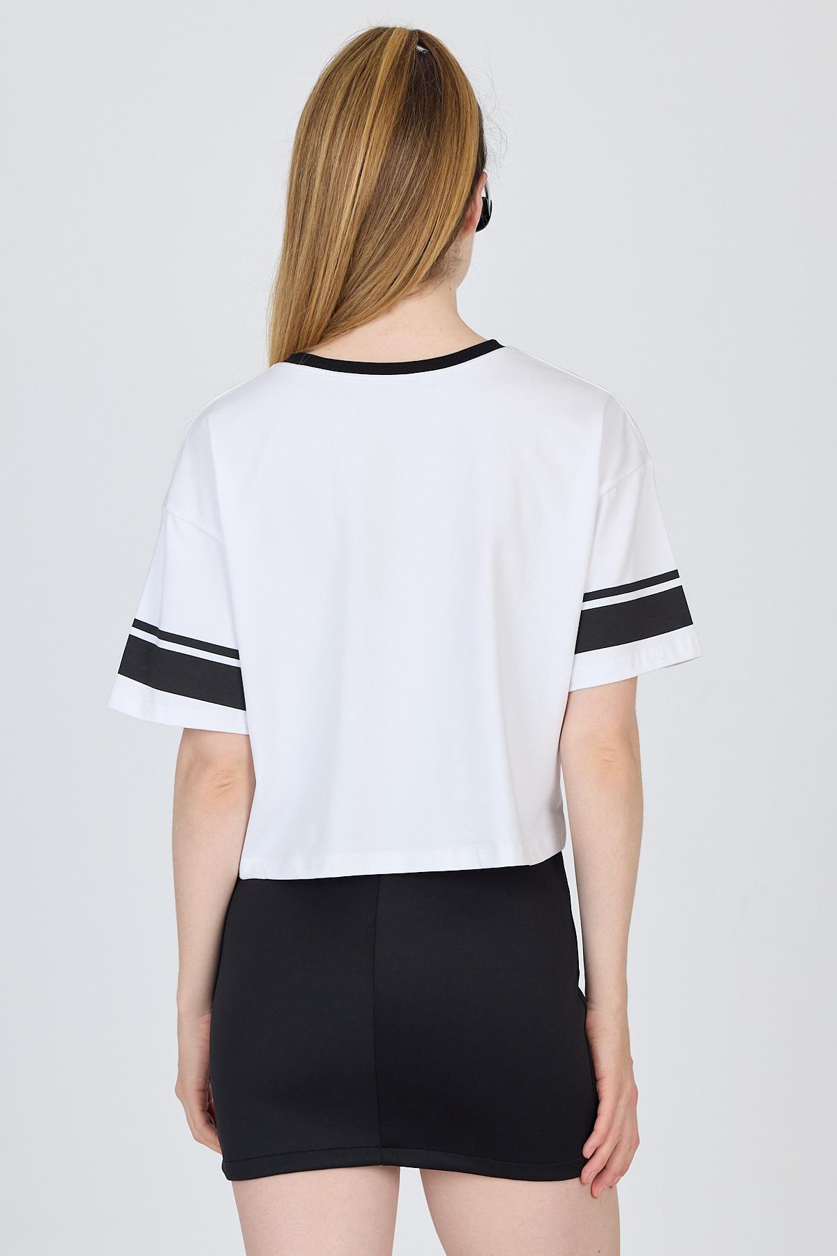 Beyaz Yazı Baskılı Crop Tişört 6584 - 5