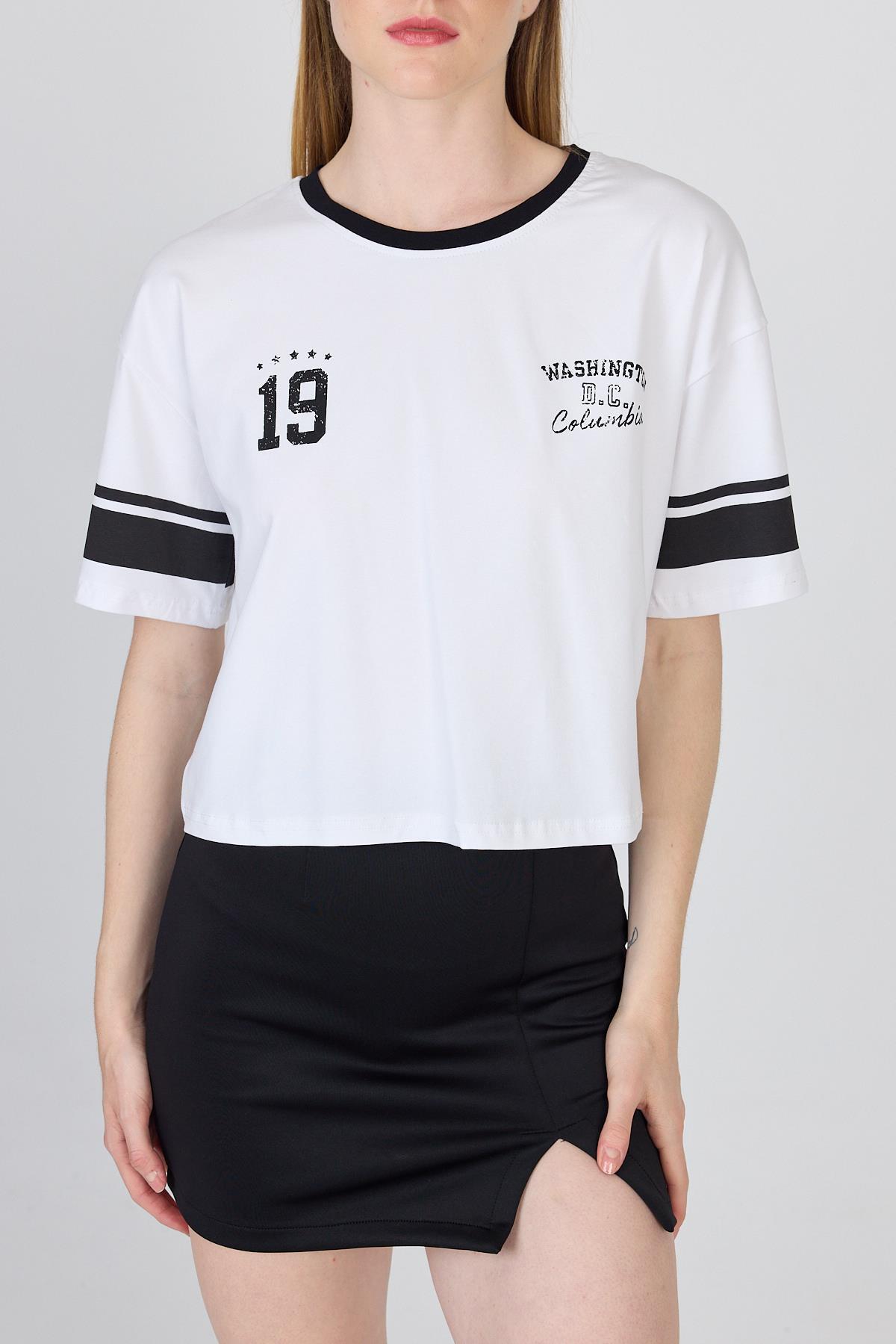 Beyaz Yazı Baskılı Crop Tişört 6584 - 6