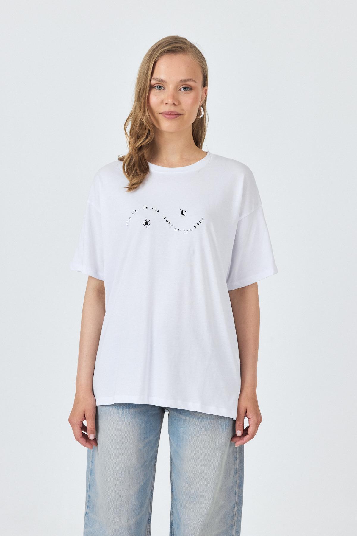 Beyaz Yazı Baskılı Oversize Pamuklu Tişört 2150-32M - 2