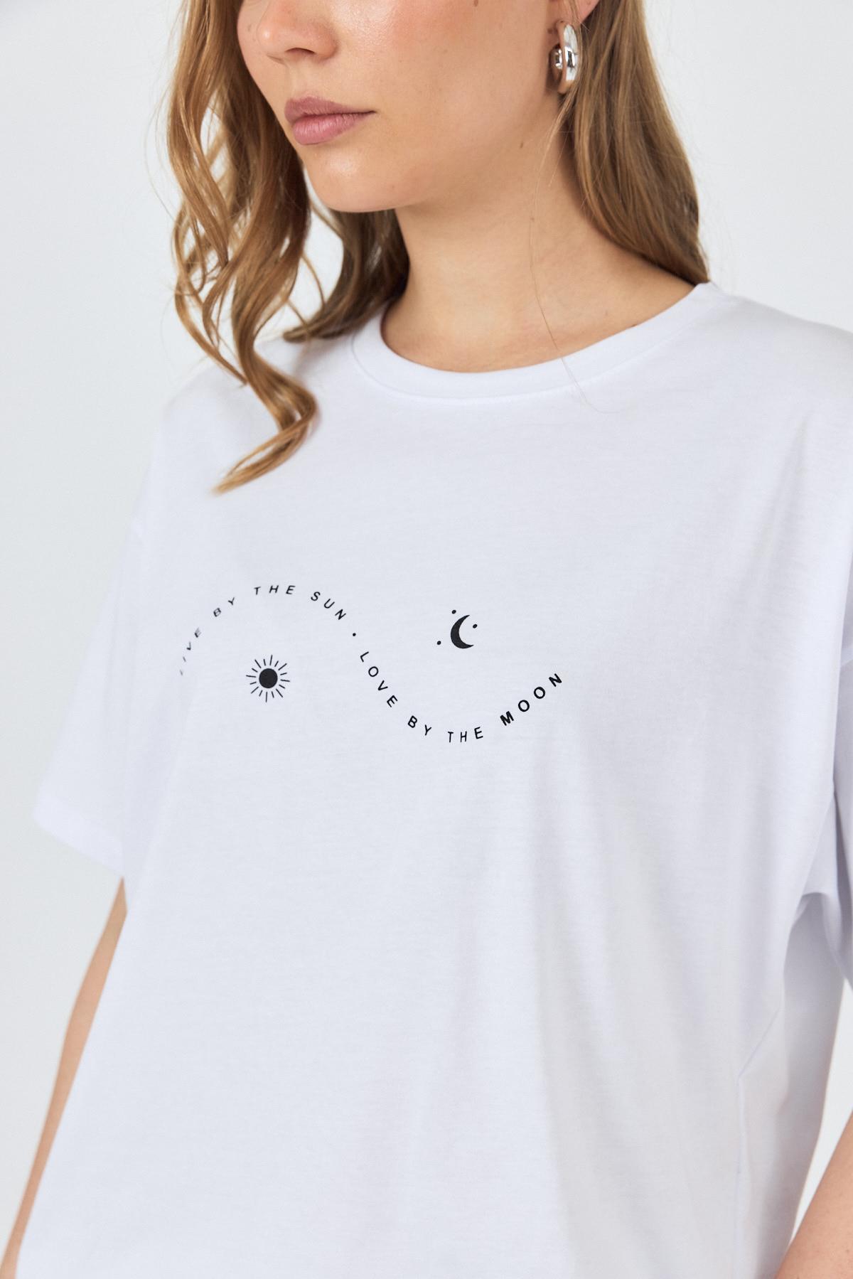 Beyaz Yazı Baskılı Oversize Pamuklu Tişört 2150-32M - 4