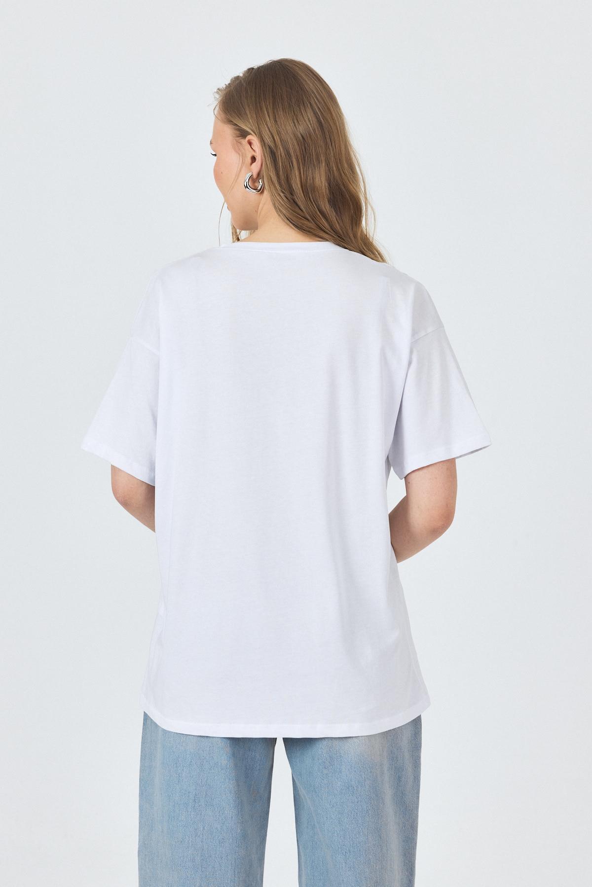 Beyaz Yazı Baskılı Oversize Pamuklu Tişört 2150-32M - 5