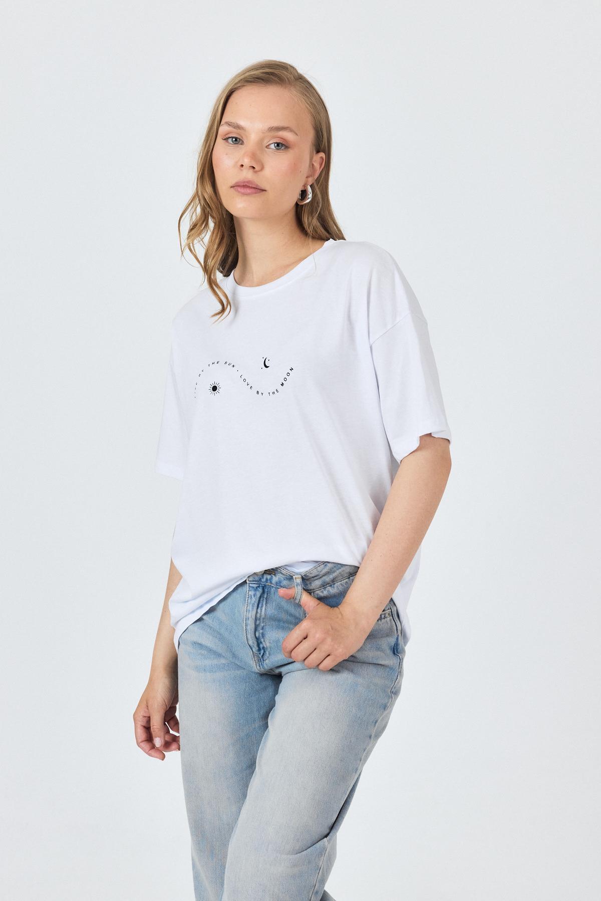 Beyaz Yazı Baskılı Oversize Pamuklu Tişört 2150-32M - 6