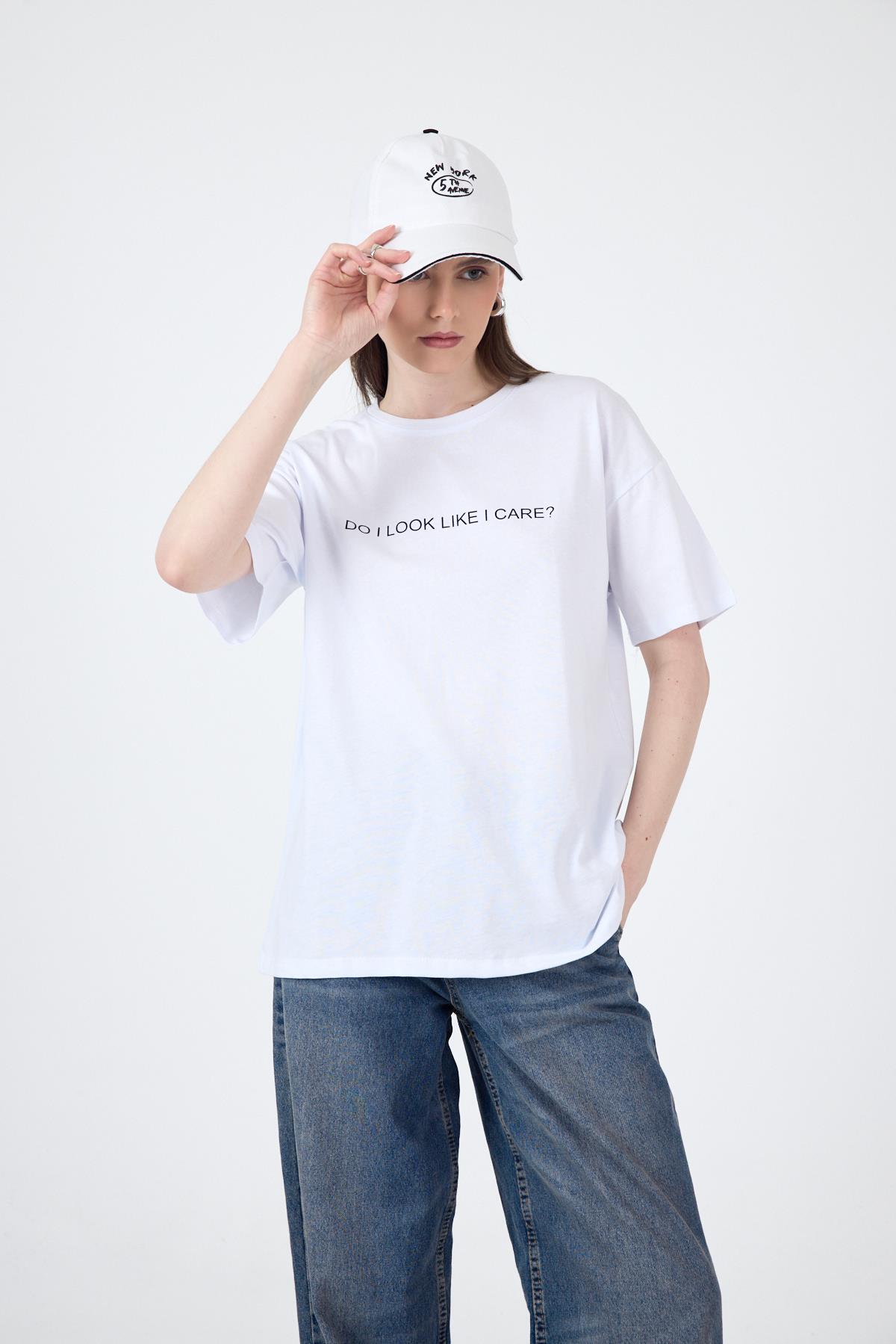 Beyaz Yazı Baskılı Oversize Pamuklu Tişört 2150-5M - 7