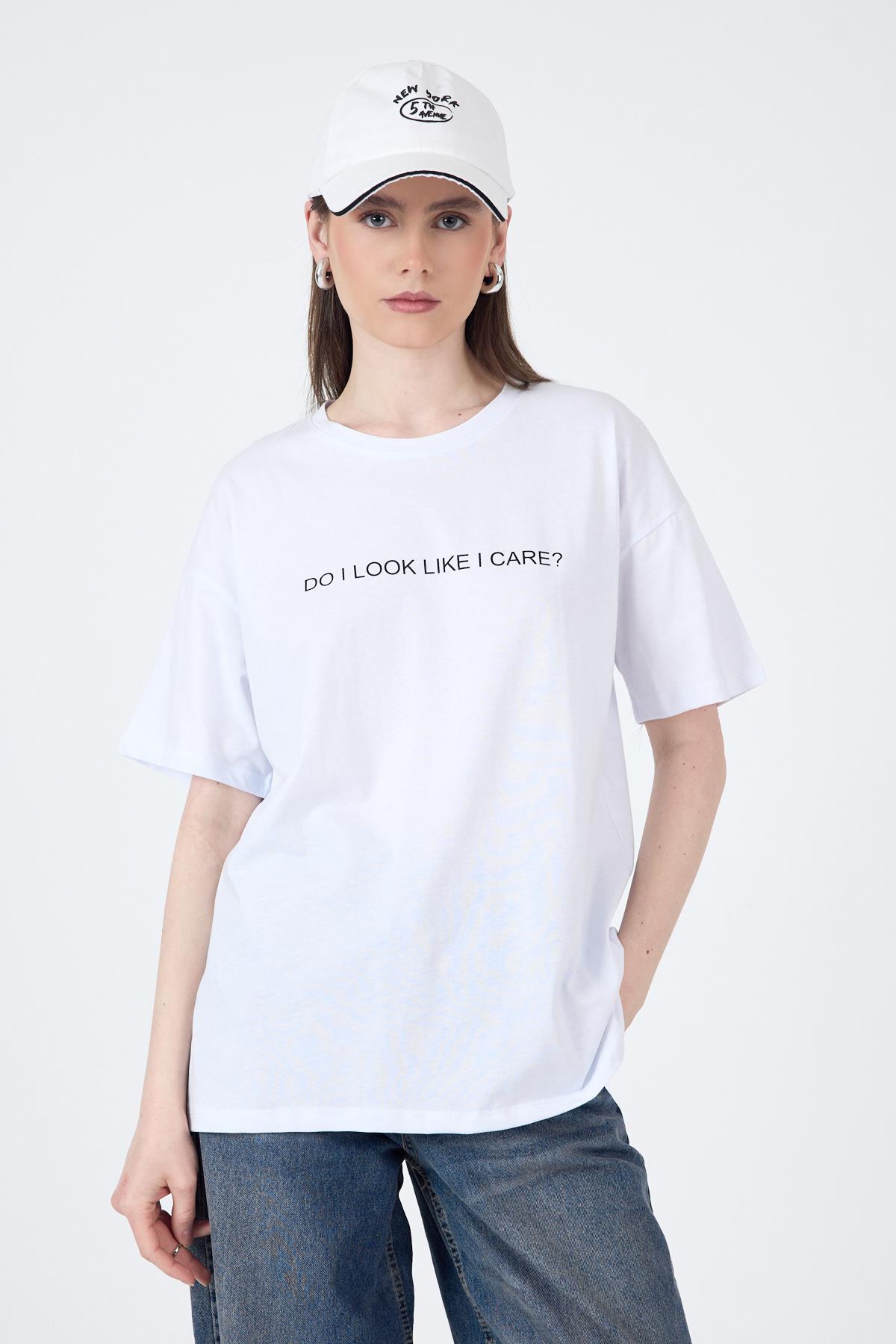 Beyaz Yazı Baskılı Oversize Pamuklu Tişört 2150-5M - 1