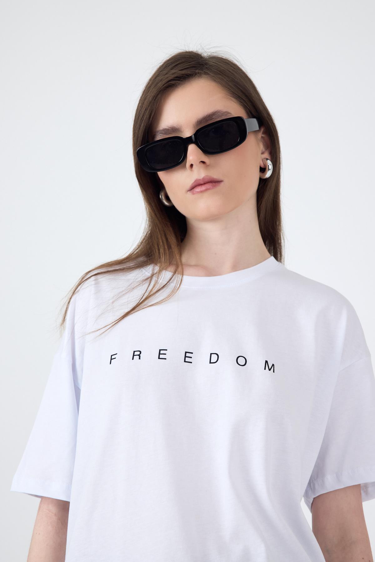Beyaz Yazı Baskılı Pamuklu Oversize Tişört 2150-3M - 4