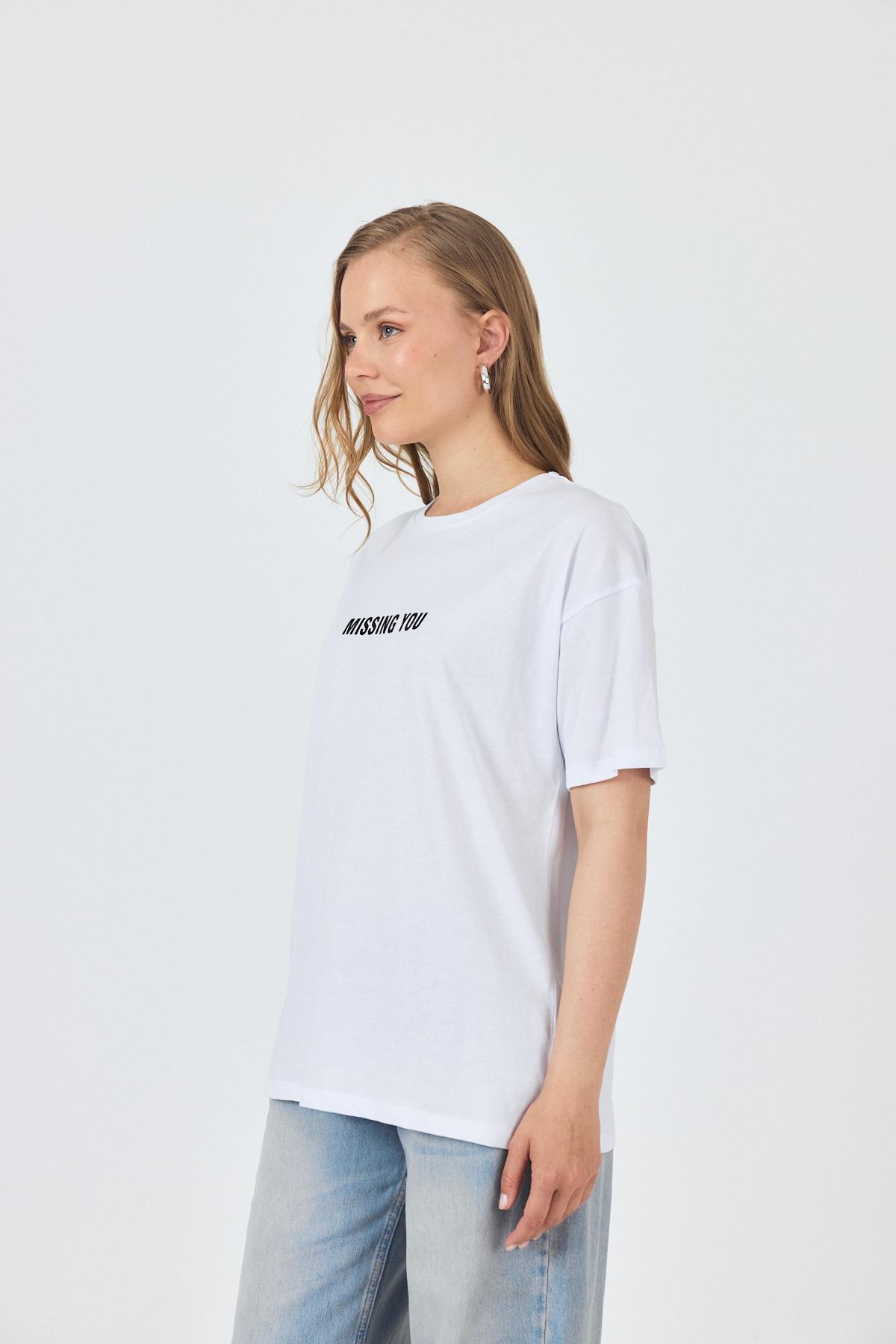 Beyaz Yazı Baskılı Pamuklu Oversize Tişört 2150-6M - 5