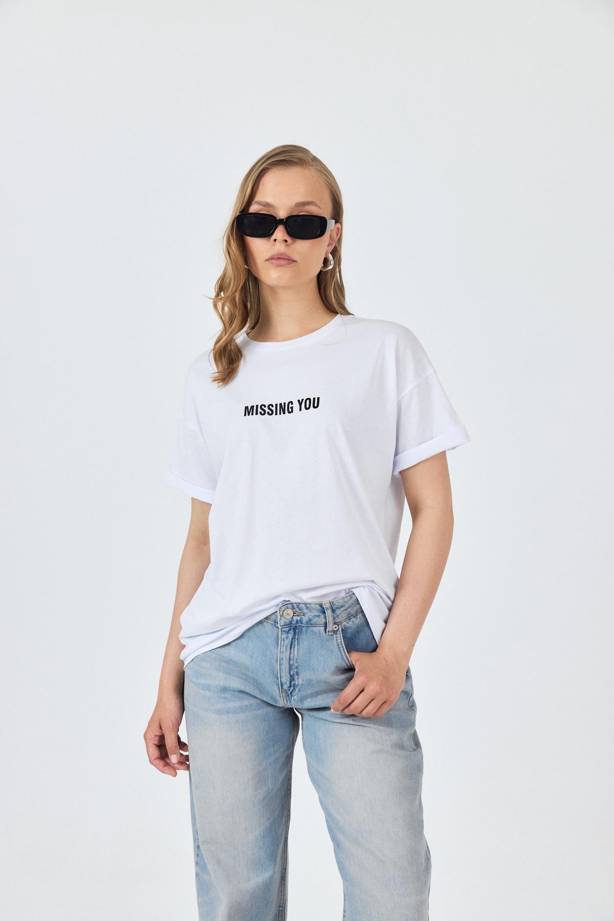 Beyaz Yazı Baskılı Pamuklu Oversize Tişört 2150-6M - 1