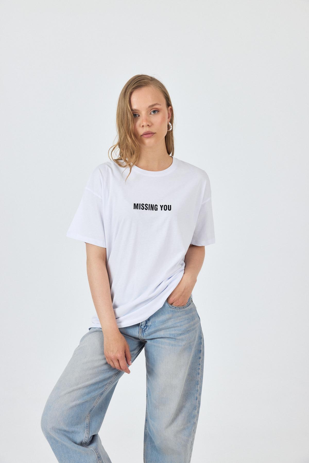 Beyaz Yazı Baskılı Pamuklu Oversize Tişört 2150-6M - 3