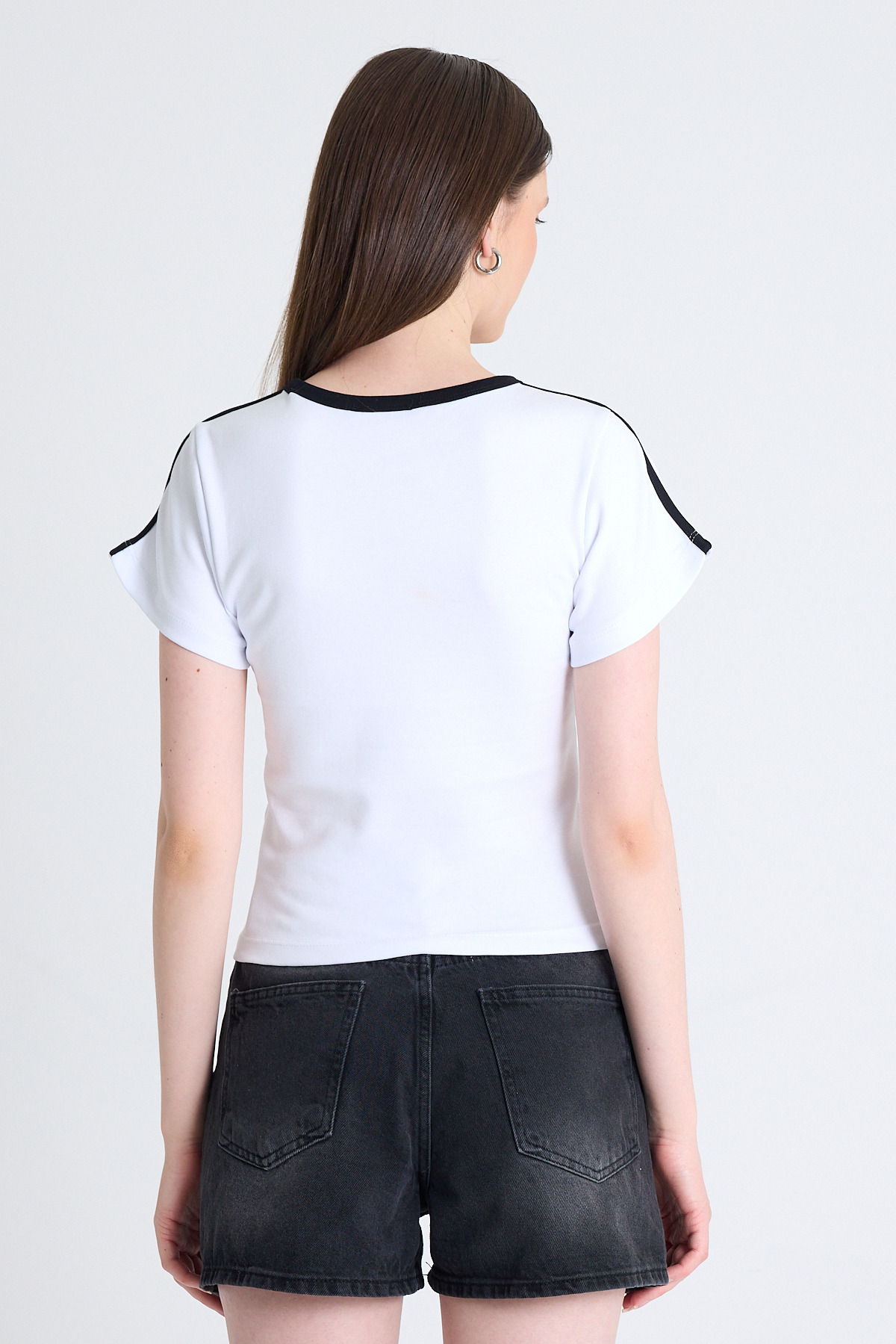 Beyaz Yazı Baskılı Slim Fit Crop Tişört 6059 - 5