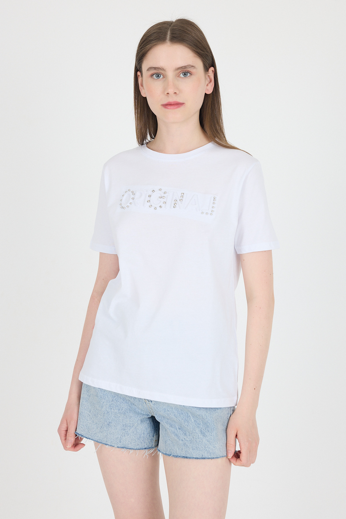 Beyaz Yazı Kabartmalı Relaxed Fit Tişört 25224 - 6