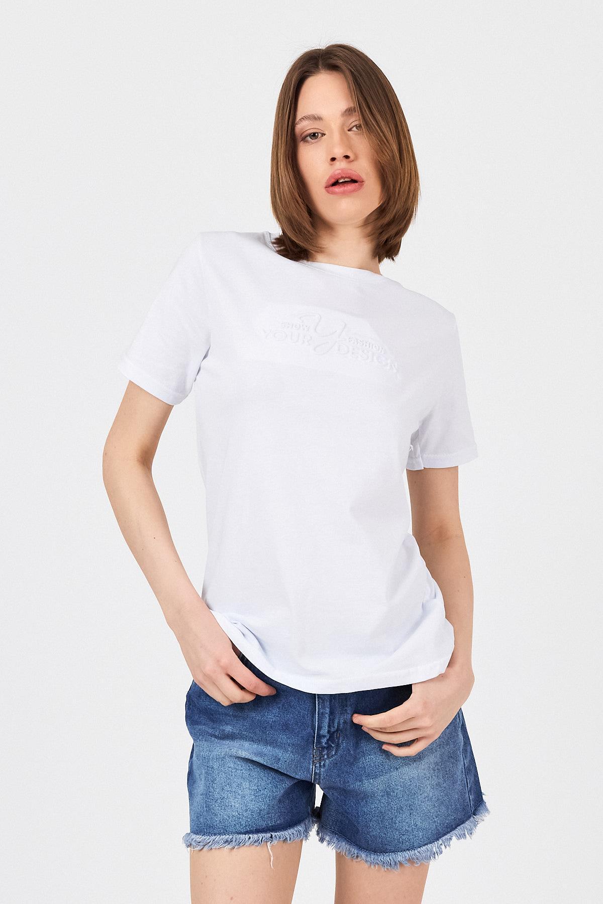 Beyaz Yazı Kabartmalı Tişört 25223 - 1