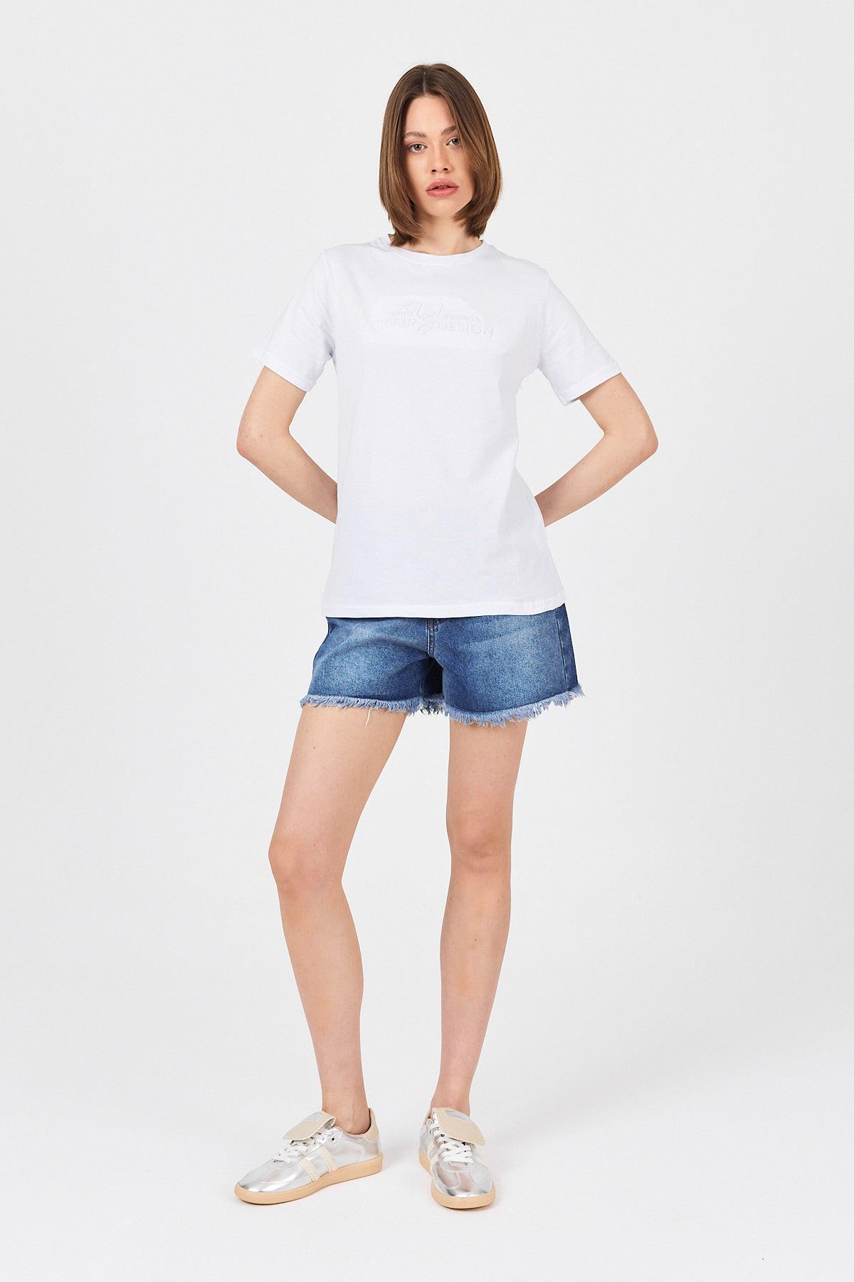 Beyaz Yazı Kabartmalı Tişört 25223 - 6