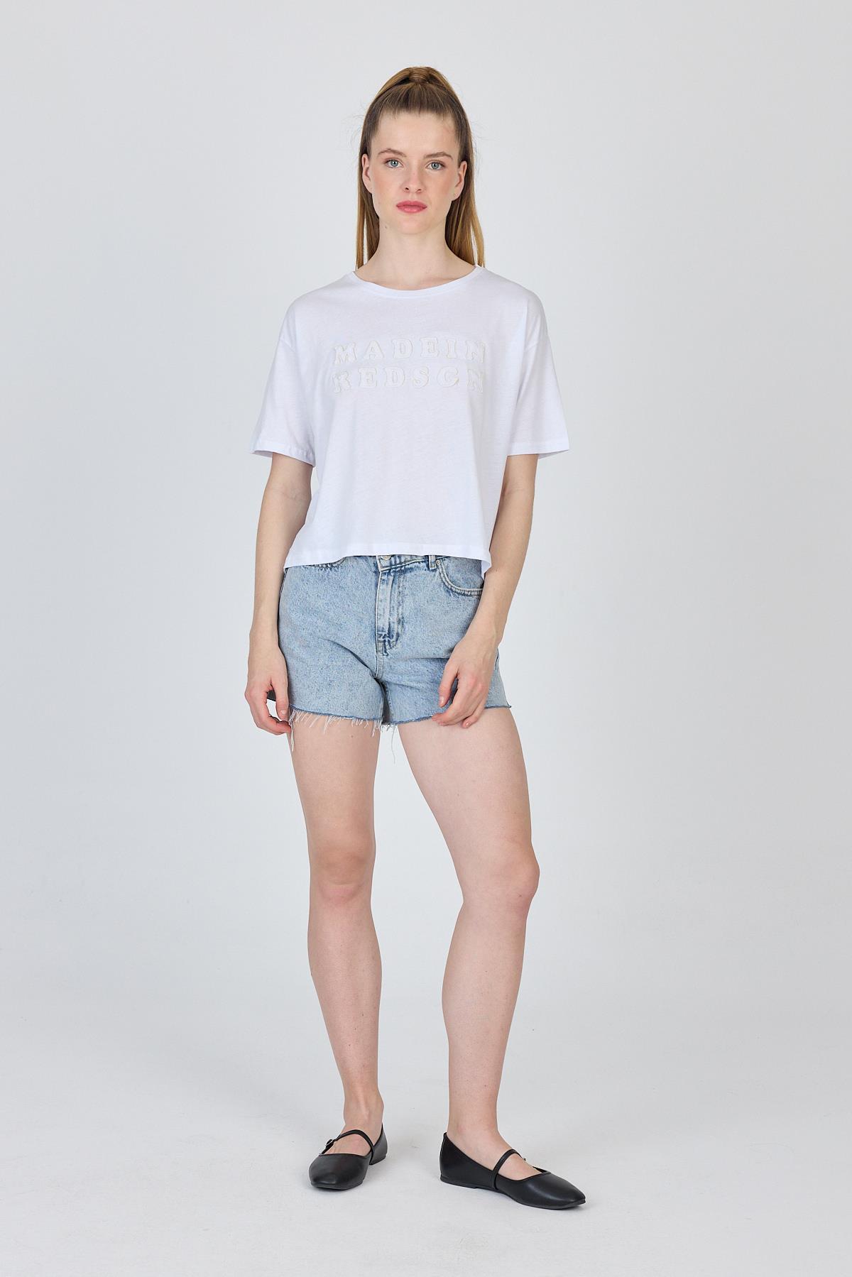 Beyaz Yazı Nakışlı Crop Tişört 25259 - 4