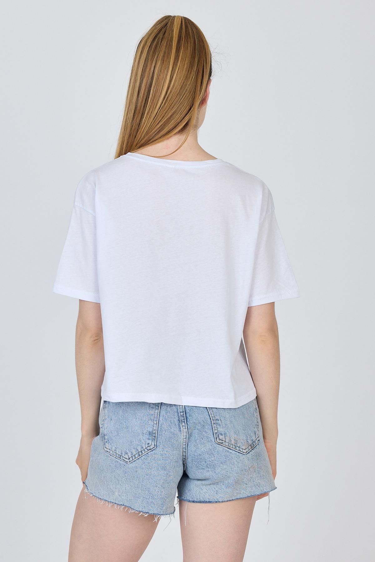 Beyaz Yazı Nakışlı Crop Tişört 25259 - 5