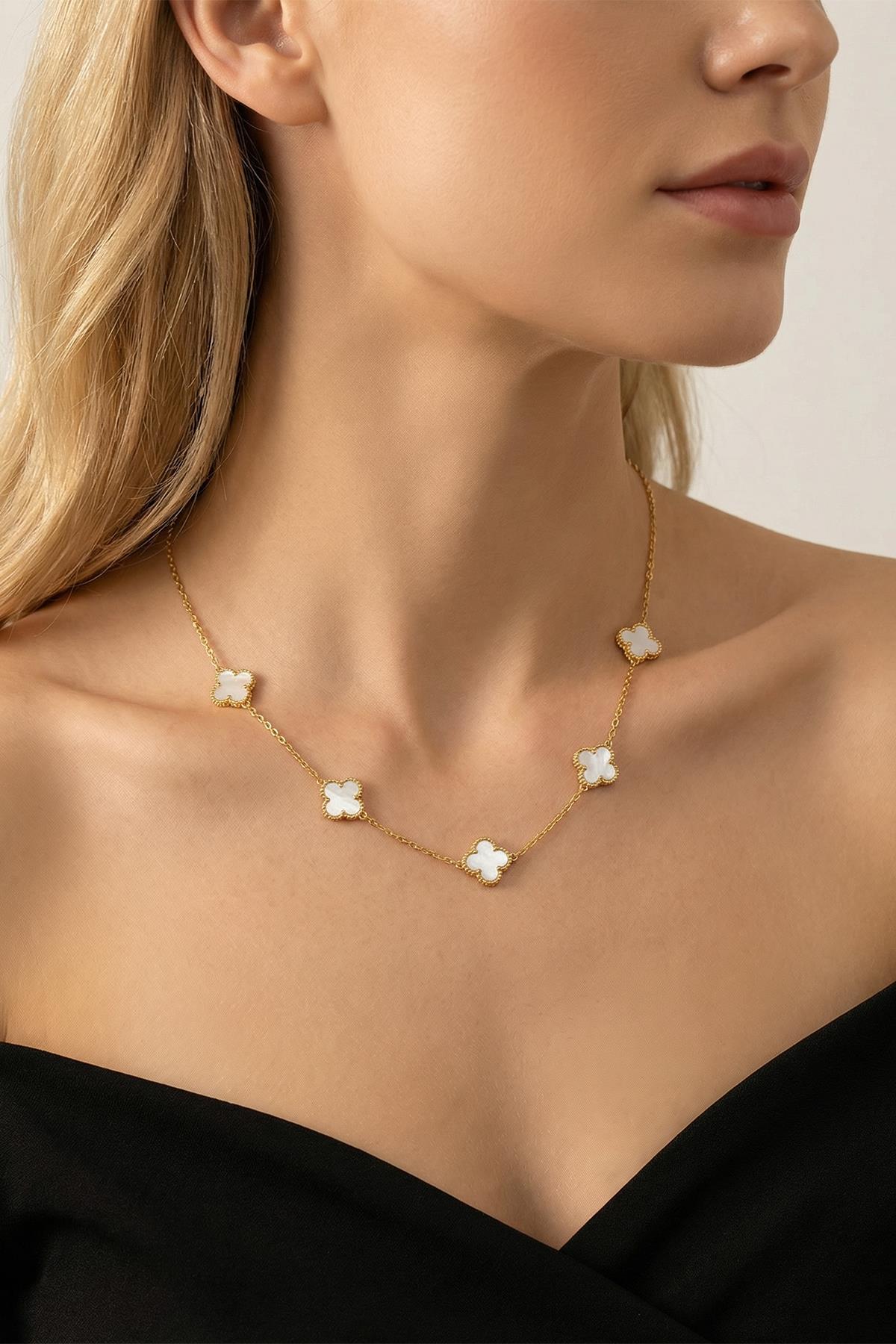 Beyaz Yonca Figürlü Gold Renk Kolye 0101 - 1