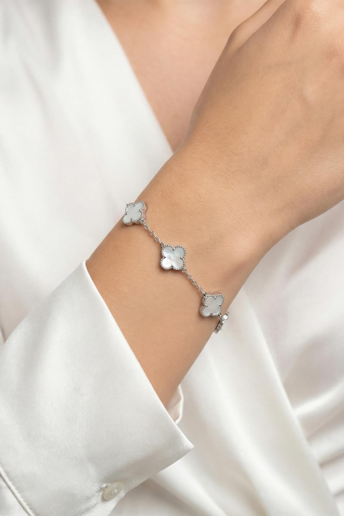 Beyaz Yonca Figürlü Silver Renk Bileklik 0127 