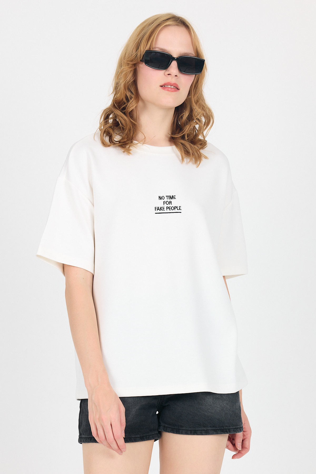 Beyaz Yumuşak Dokulu Yazı Baskılı Oversize Tişört 6265 - 6