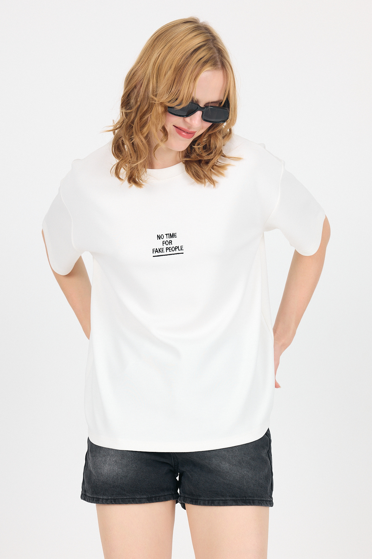 Beyaz Yumuşak Dokulu Yazı Baskılı Oversize Tişört 6265 - 1