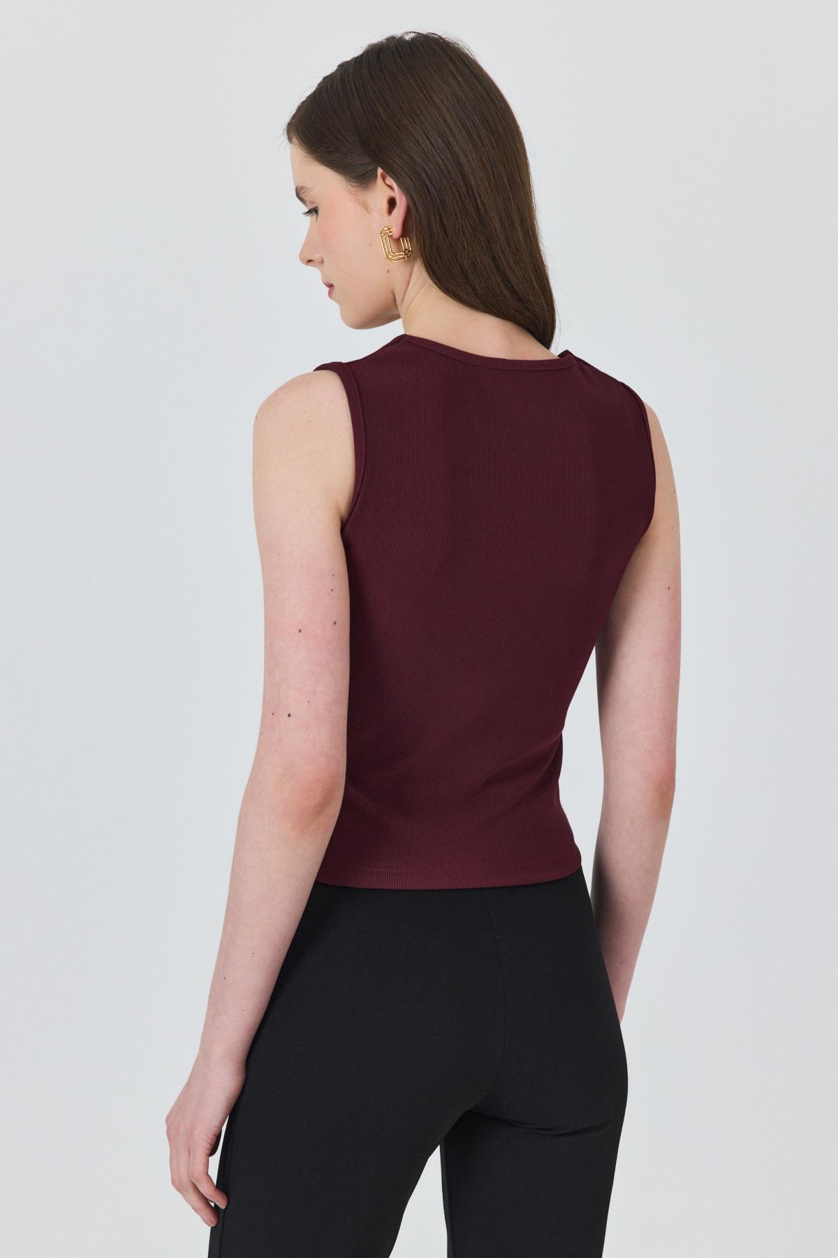 Bordo Aksesuar Detaylı Kolsuz Kadın Bluz 21545 - 5